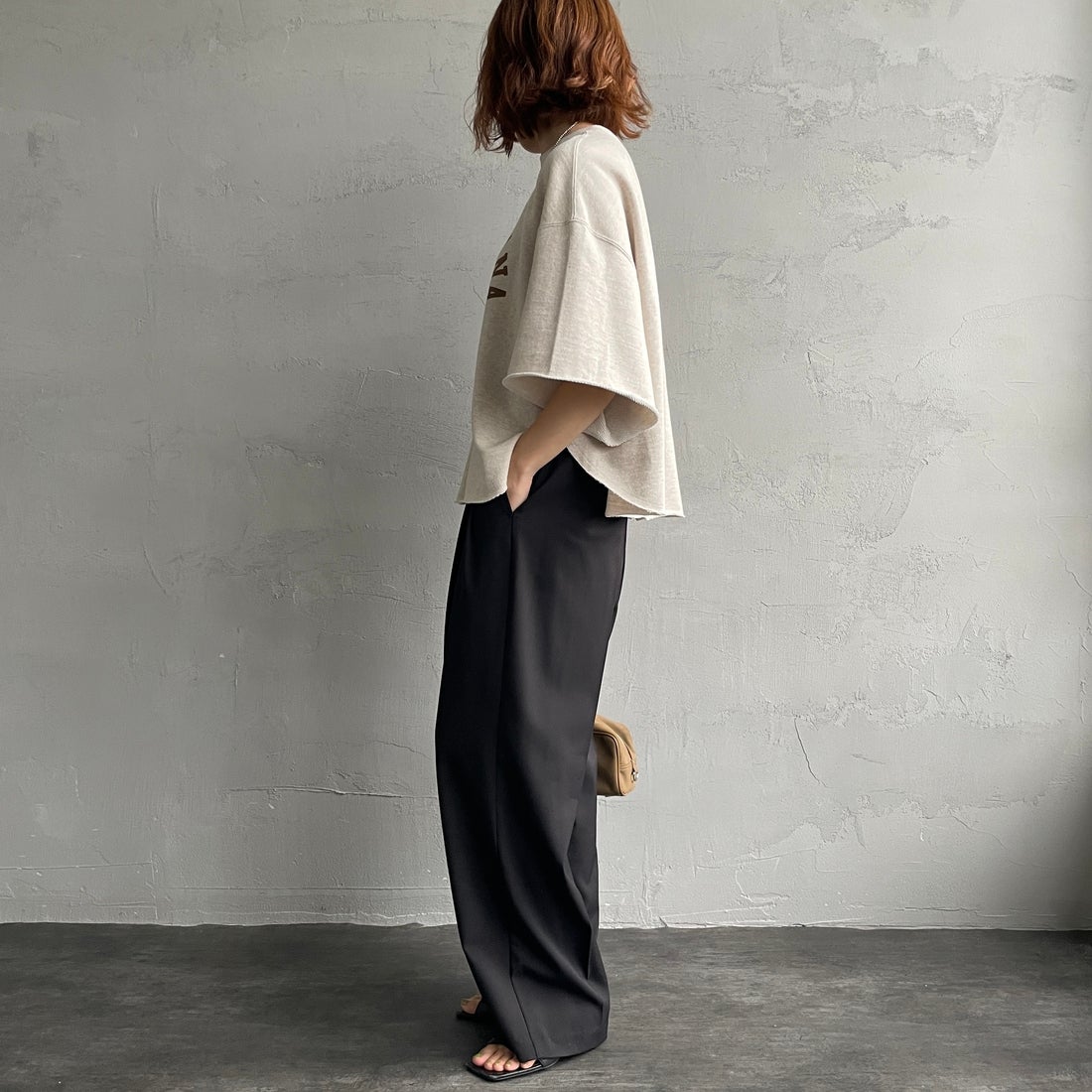 Americana × JEANS FACTORY [アメリカーナ × ジーンズファクトリー] 別注 カレッジプリント カットオフスウェット [ASO-850-1-JF] ﾋﾟﾝｸ &&モデル身長：150cm 着用サイズ：ONE SIZE&&