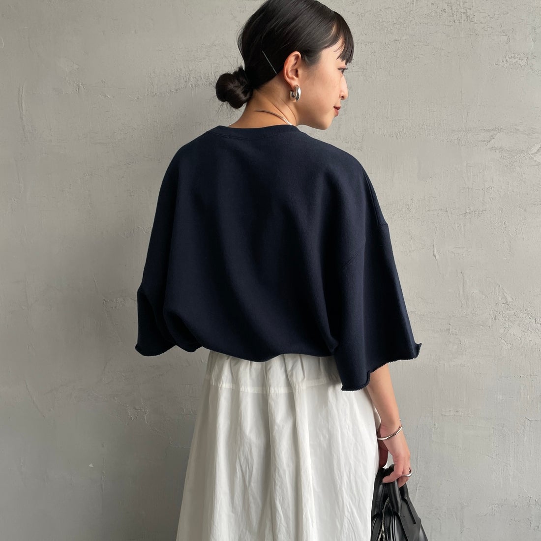 Americana × JEANS FACTORY [アメリカーナ × ジーンズファクトリー] 別注 カレッジプリント カットオフスウェット [ASO-850-1-JF] ﾈｲﾋﾞｰ &&モデル身長：150cm 着用サイズ：ONE SIZE&&