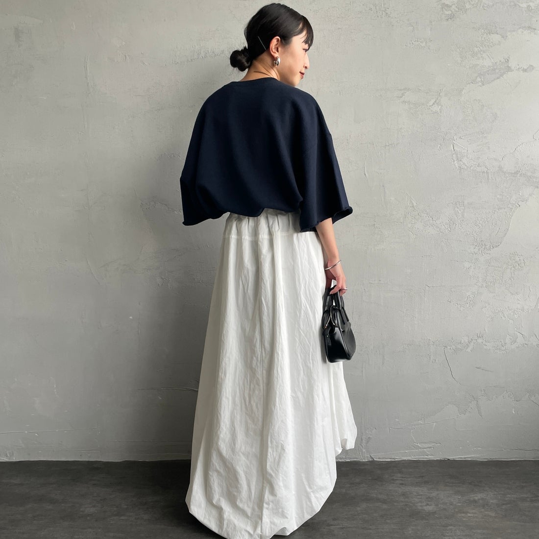 Americana × JEANS FACTORY [アメリカーナ × ジーンズファクトリー] 別注 カレッジプリント カットオフスウェット [ASO-850-1-JF] ﾈｲﾋﾞｰ &&モデル身長：150cm 着用サイズ：ONE SIZE&&