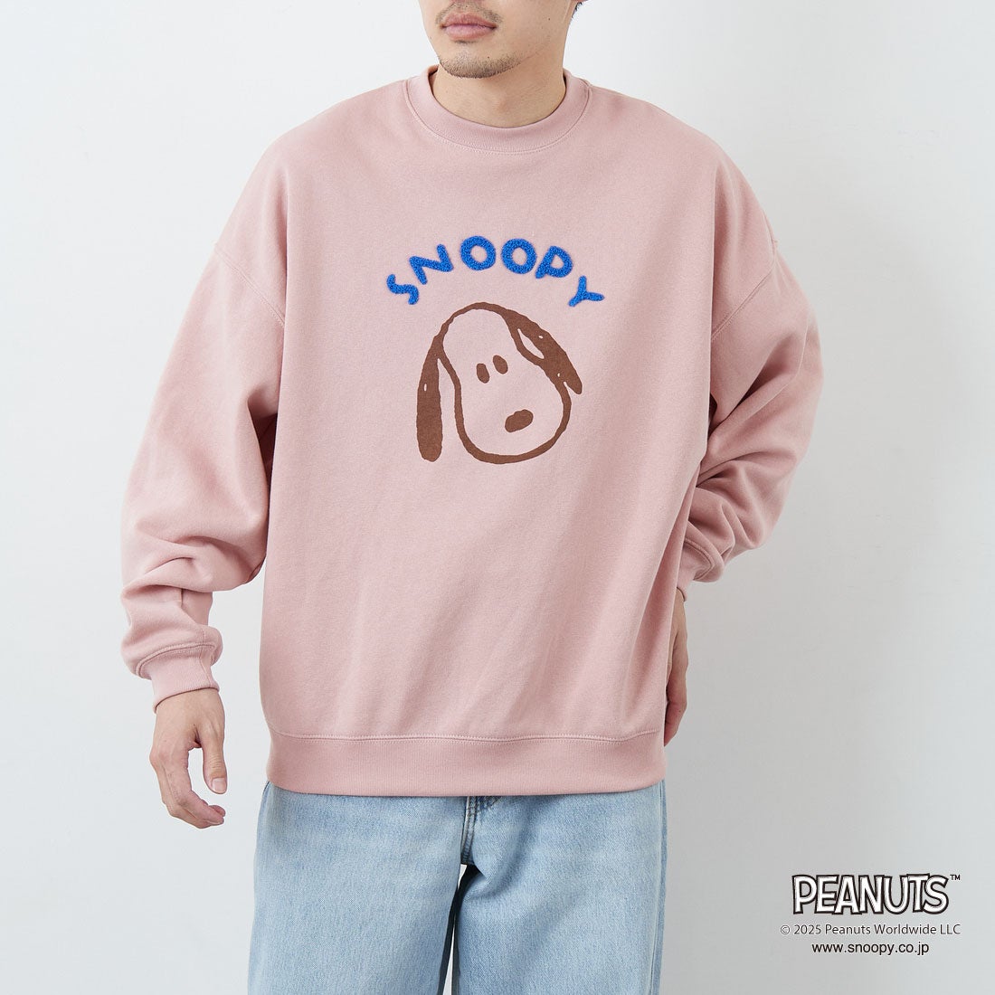 PEANUTS × JEANS FACTORY [ピーナッツ × ジーンズファクトリー] PEANUTS スヌーピースウェット [JFC-254-099] PINK &&モデル身長：167cm 着用サイズ：M&&