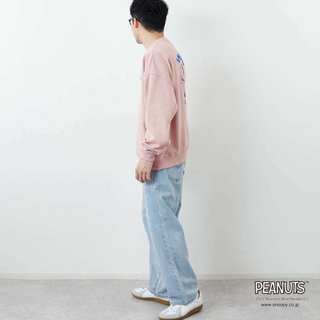 PEANUTS × JEANS FACTORY [ピーナッツ × ジーンズファクトリー] PEANUTS スヌーピースウェット [JFC-254-099] PINK &&モデル身長：167cm 着用サイズ：M&&