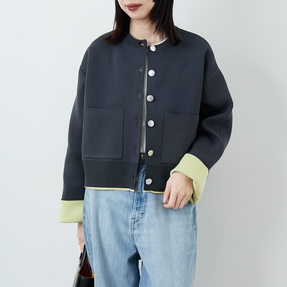 Maison de L'allure [メゾン ドゥ ラリュール] バイカラースポンディッシュニットカーディガン [M25141010] 08 CHR/YEL &&モデル身長：162cm 着用サイズ：F&&