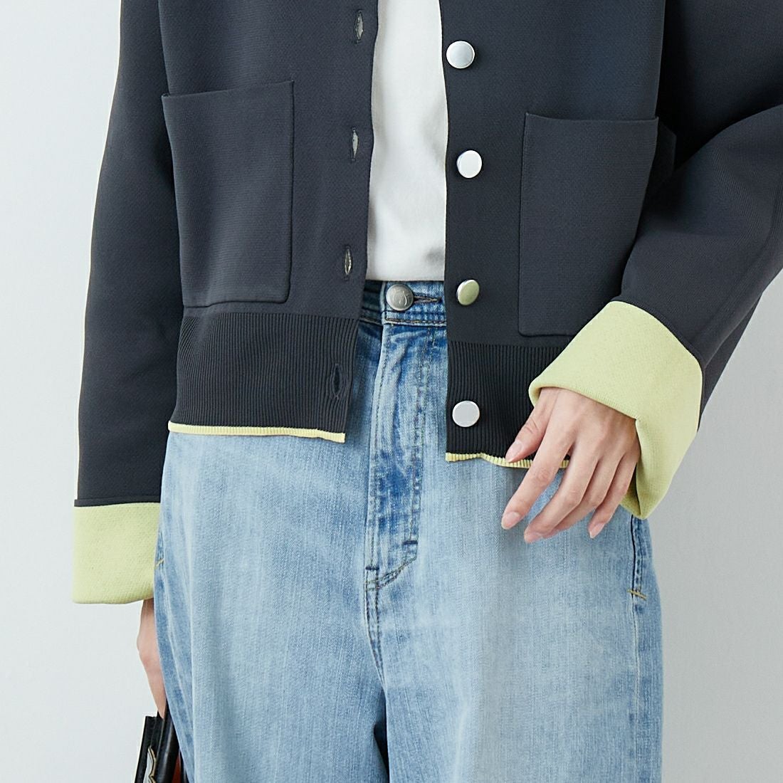 Maison de L'allure [メゾン ドゥ ラリュール] バイカラースポンディッシュニットカーディガン [M25141010] 08 CHR/YEL &&モデル身長：162cm 着用サイズ：F&&