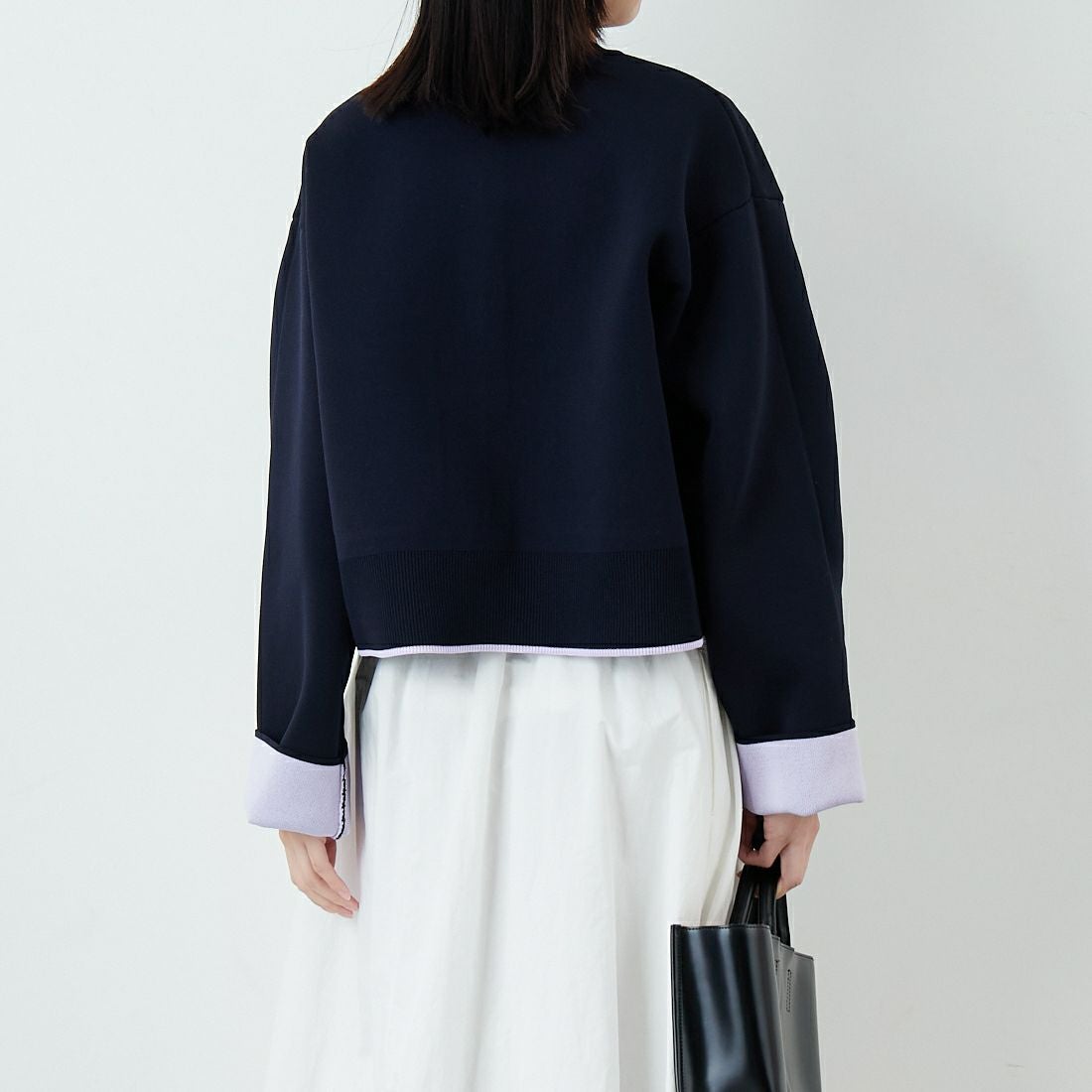 Maison de L'allure [メゾン ドゥ ラリュール] バイカラースポンディッシュニットカーディガン [M25141010] 16 NVY/LVD &&モデル身長：162cm 着用サイズ：F&&