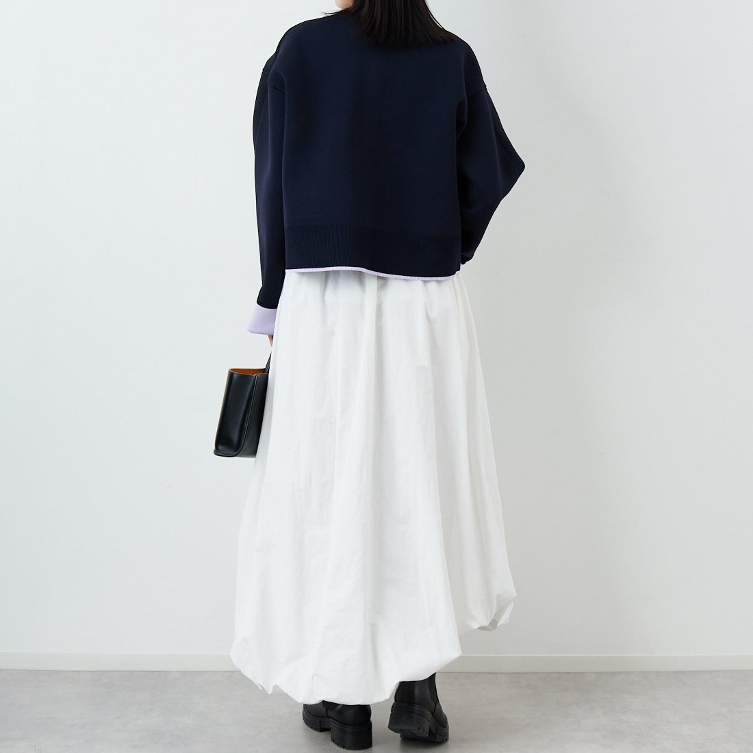 Maison de L'allure [メゾン ドゥ ラリュール] バイカラースポンディッシュニットカーディガン [M25141010] 16 NVY/LVD &&モデル身長：162cm 着用サイズ：F&&