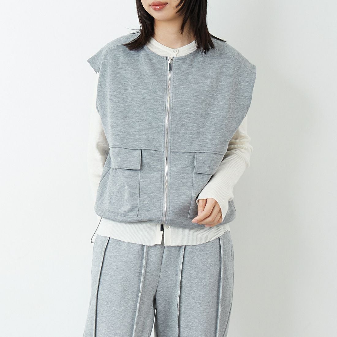 Maison de L'allure [メゾン ドゥ ラリュール] ダブルジップダンボールベスト [M25142004] 07 GRAY &&モデル身長：162cm 着用サイズ：F&&