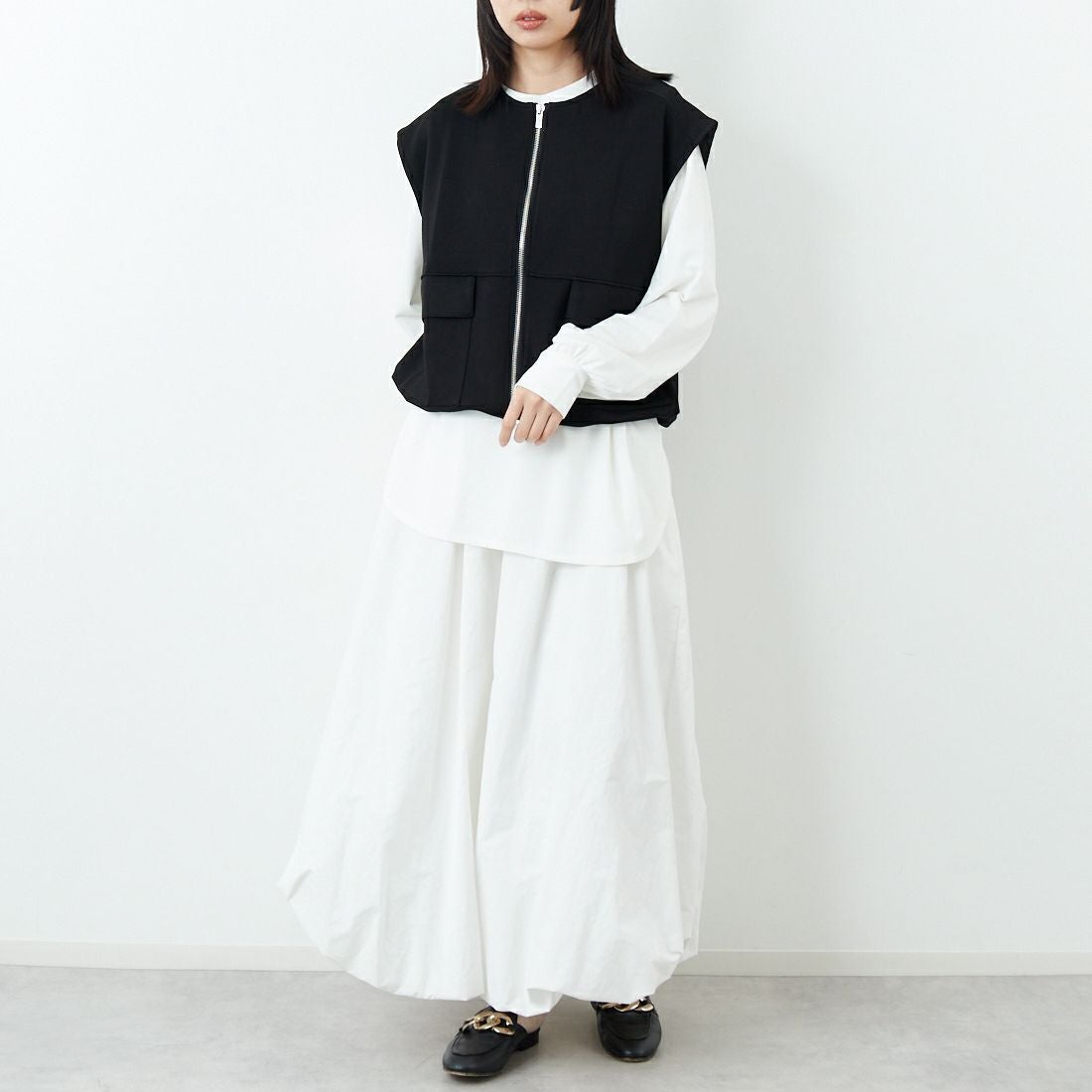 Maison de L'allure [メゾン ドゥ ラリュール] ダブルジップダンボールベスト [M25142004] 09 BLACK &&モデル身長：162cm 着用サイズ：F&&