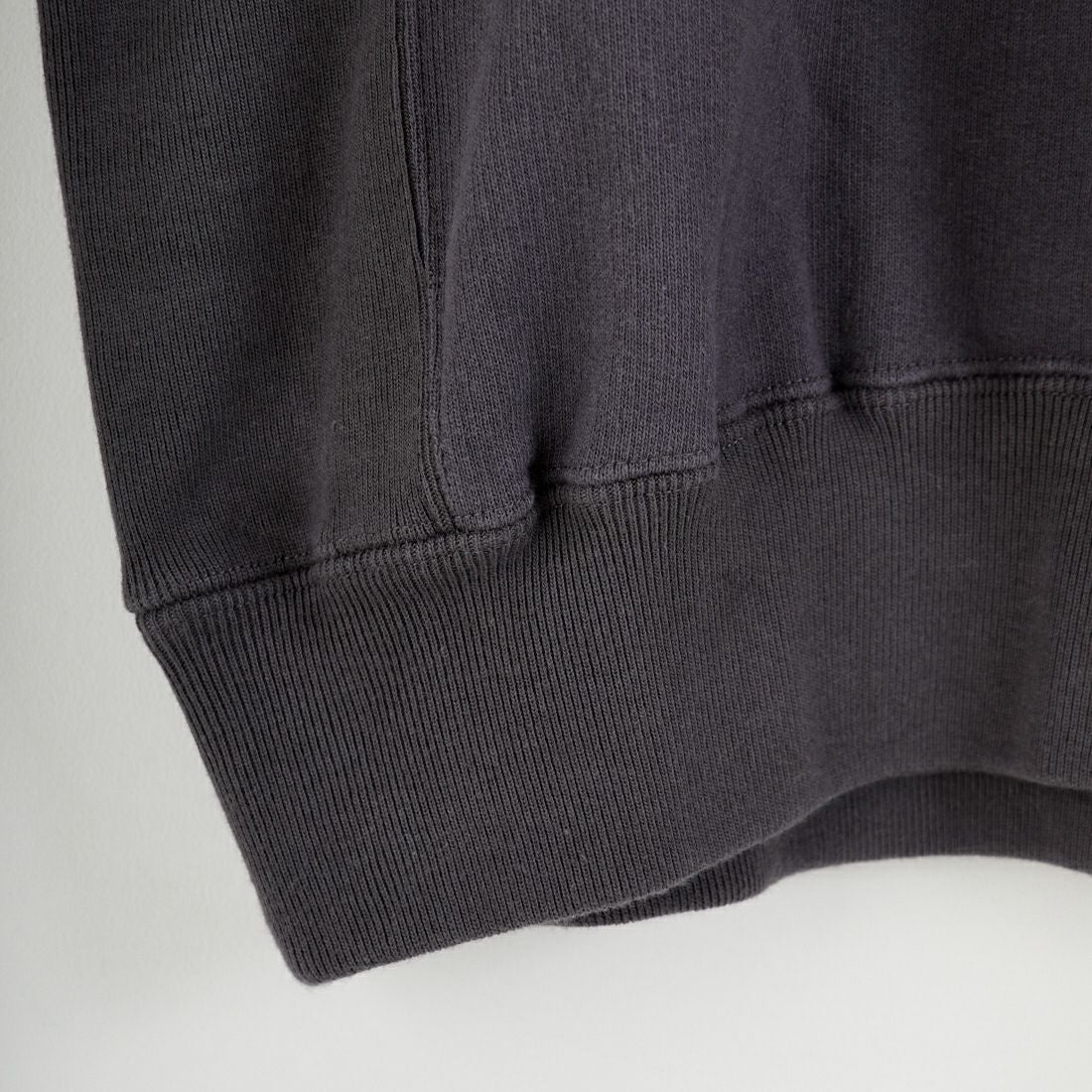 The Endless Summer [エンドレスサマー] 2026 ホースライドフロッキークルーネックスウェット [FH-26374302] 02 CHARCOA