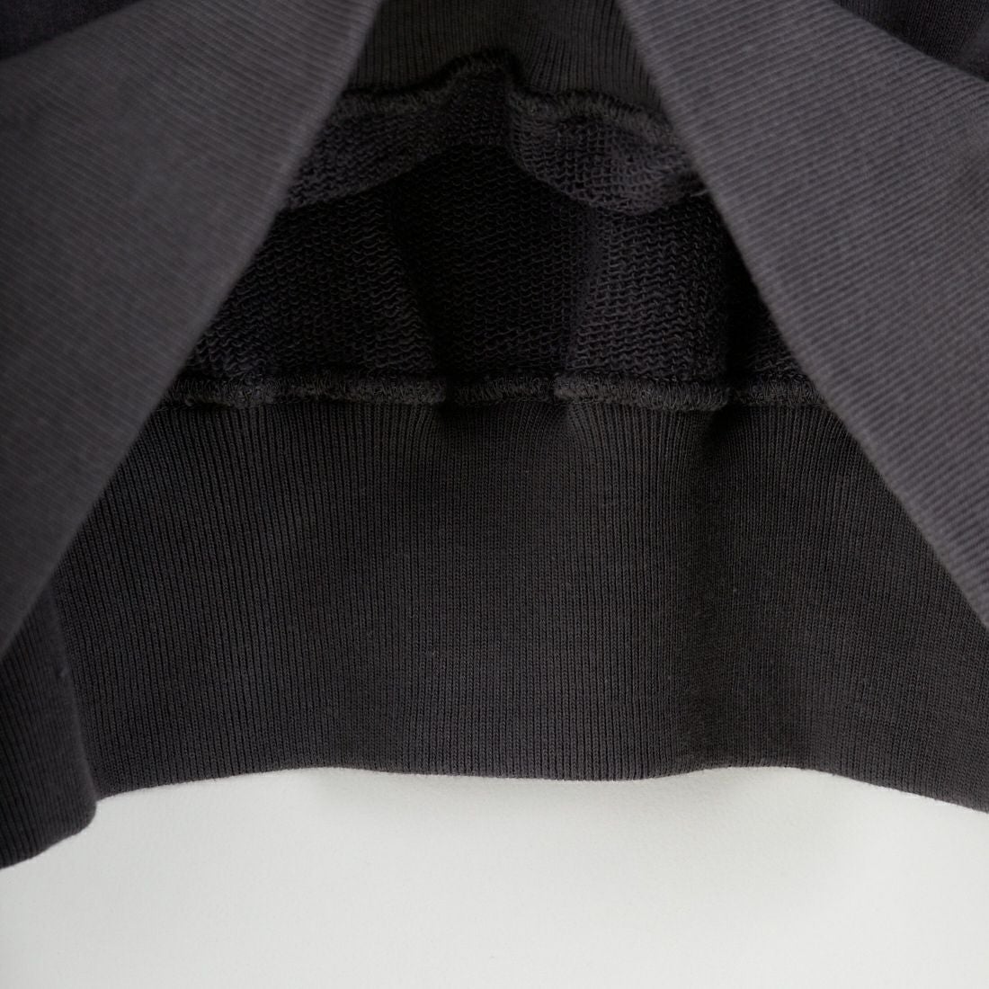 The Endless Summer [エンドレスサマー] 2026 ホースライドフロッキークルーネックスウェット [FH-26374302] 02 CHARCOA