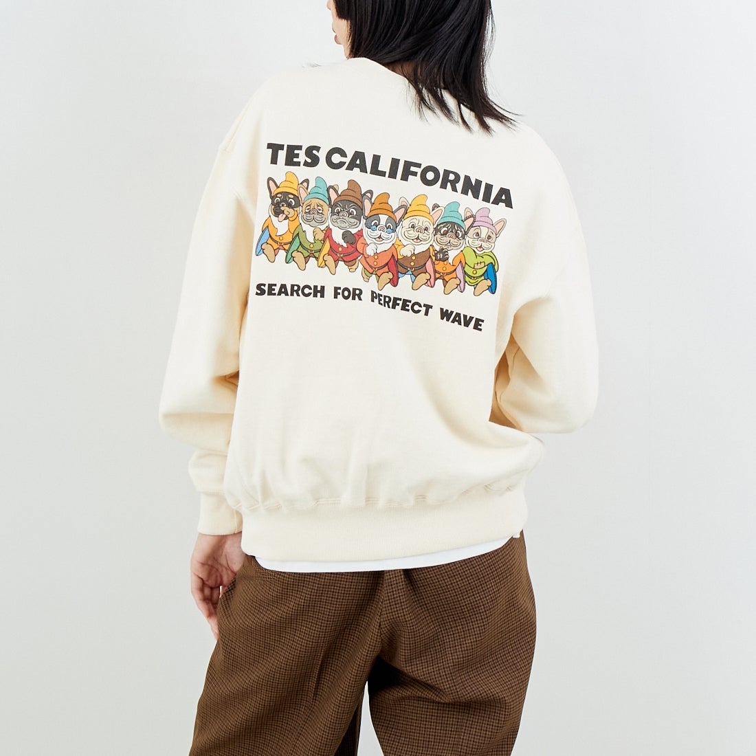 The Endless Summer [エンドレスサマー] 7BUHIS クルーネックスウェット [FH-26374311] 05 IVORY &&モデル身長：162cm 着用サイズ：S&&