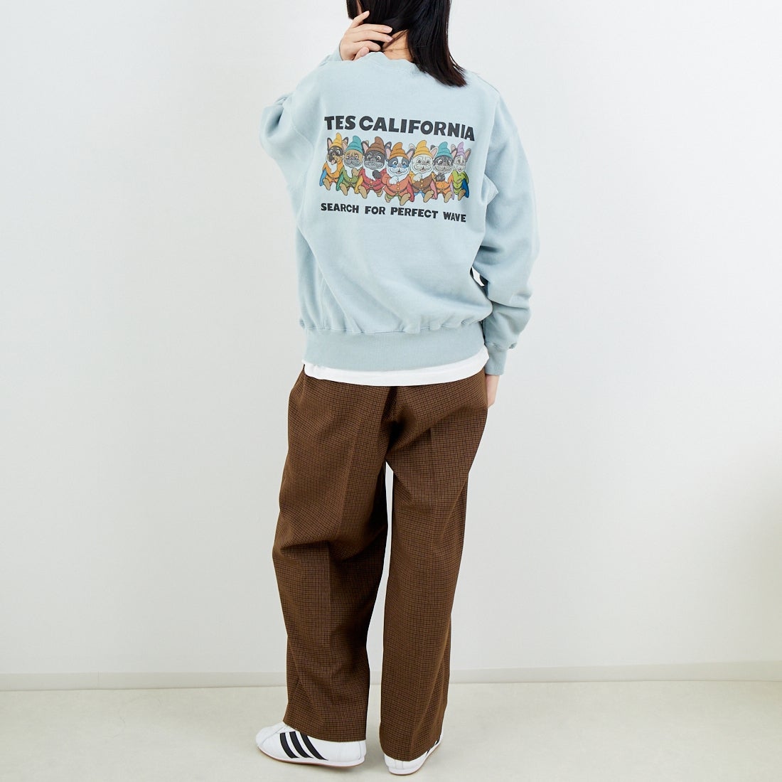 The Endless Summer [エンドレスサマー] 7BUHIS クルーネックスウェット [FH-26374311] 64 SAX &&モデル身長：162cm 着用サイズ：S&&