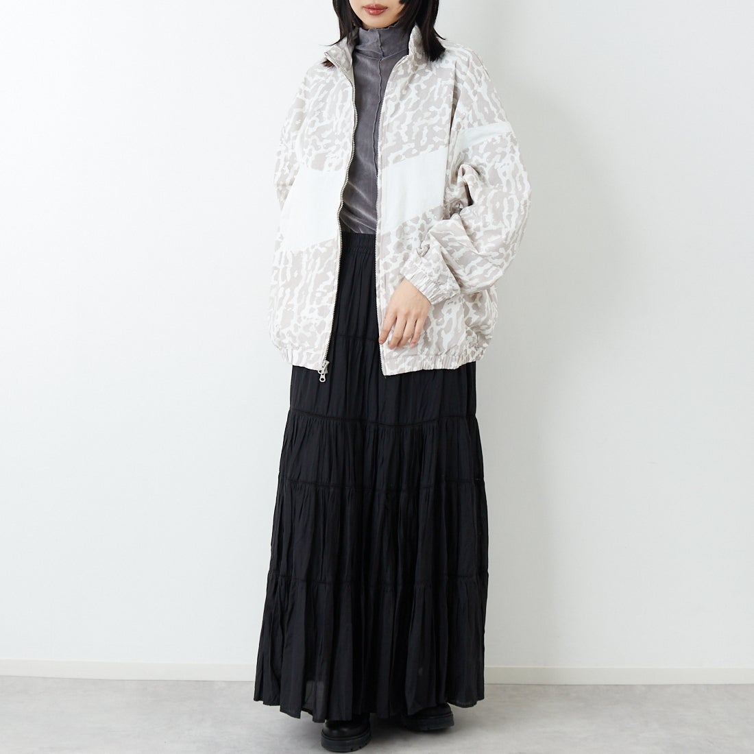 NIKE [ナイキ] ウィメンズ ウーブンプリンテッドジャケット [IB7264] 009 COLLEG &&モデル身長：162cm 着用サイズ：M&&