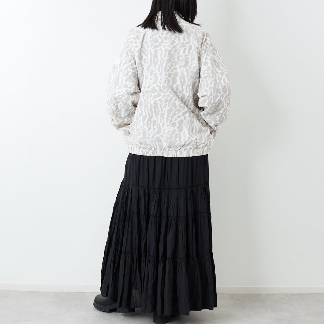 NIKE [ナイキ] ウィメンズ ウーブンプリンテッドジャケット [IB7264] 009 COLLEG &&モデル身長：162cm 着用サイズ：M&&