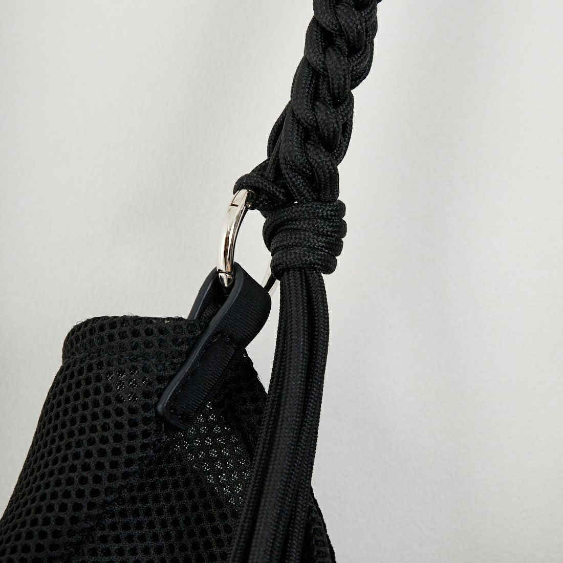 LE VERNIS [ル・ベルニ] パラコードハンドルメッシュバッグ [235-211505] ﾌﾞﾗｯｸ