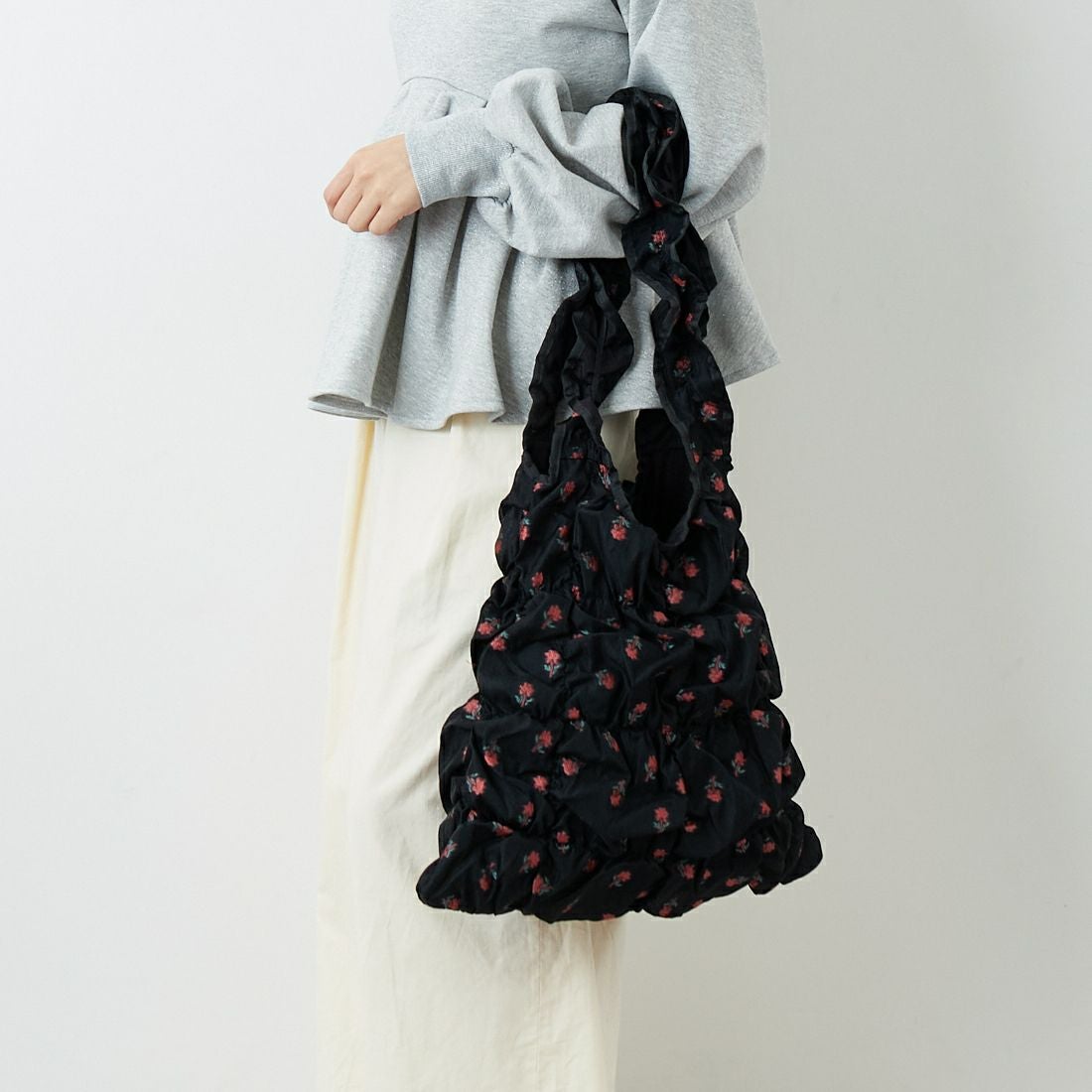 Casselini [キャセリーニ] スクエアギャザートートバッグ [254-110508] ﾌﾞﾗｯｸ