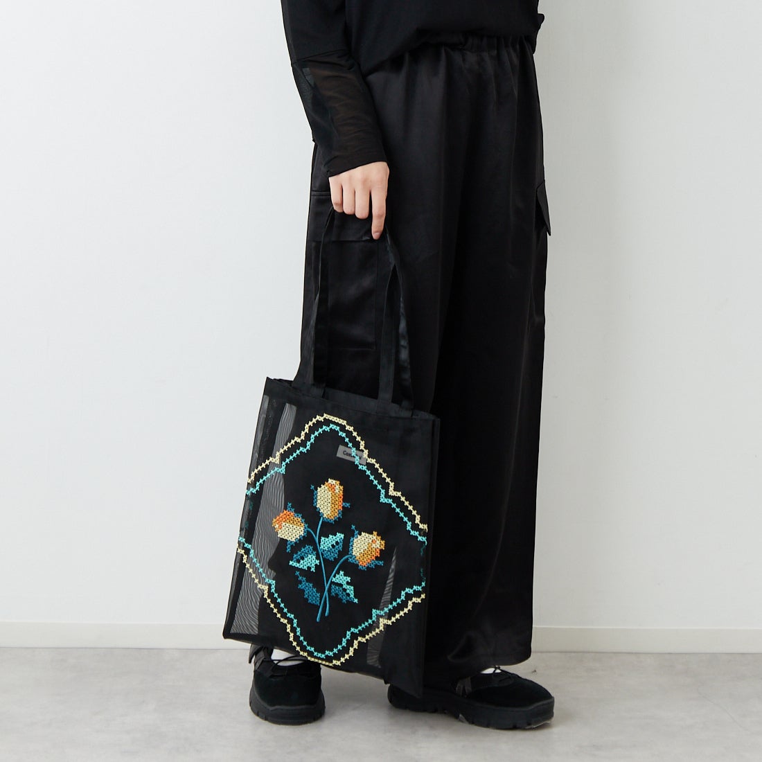 Casselini [キャセリーニ] チュール刺繍トートバッグ [254-111505] ﾌﾞﾗｯｸ