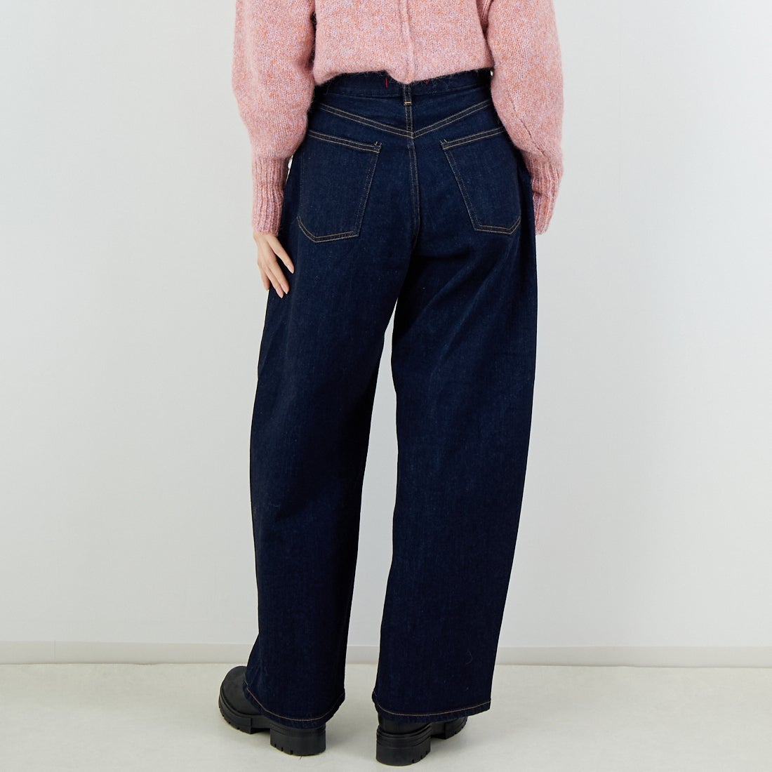 RED CARD TOKYO [レッドカード トーキョー] Montana カーブバギーデニム [12W43701BRN] BALL RINSE &&モデル身長：162cm 着用サイズ：23&&