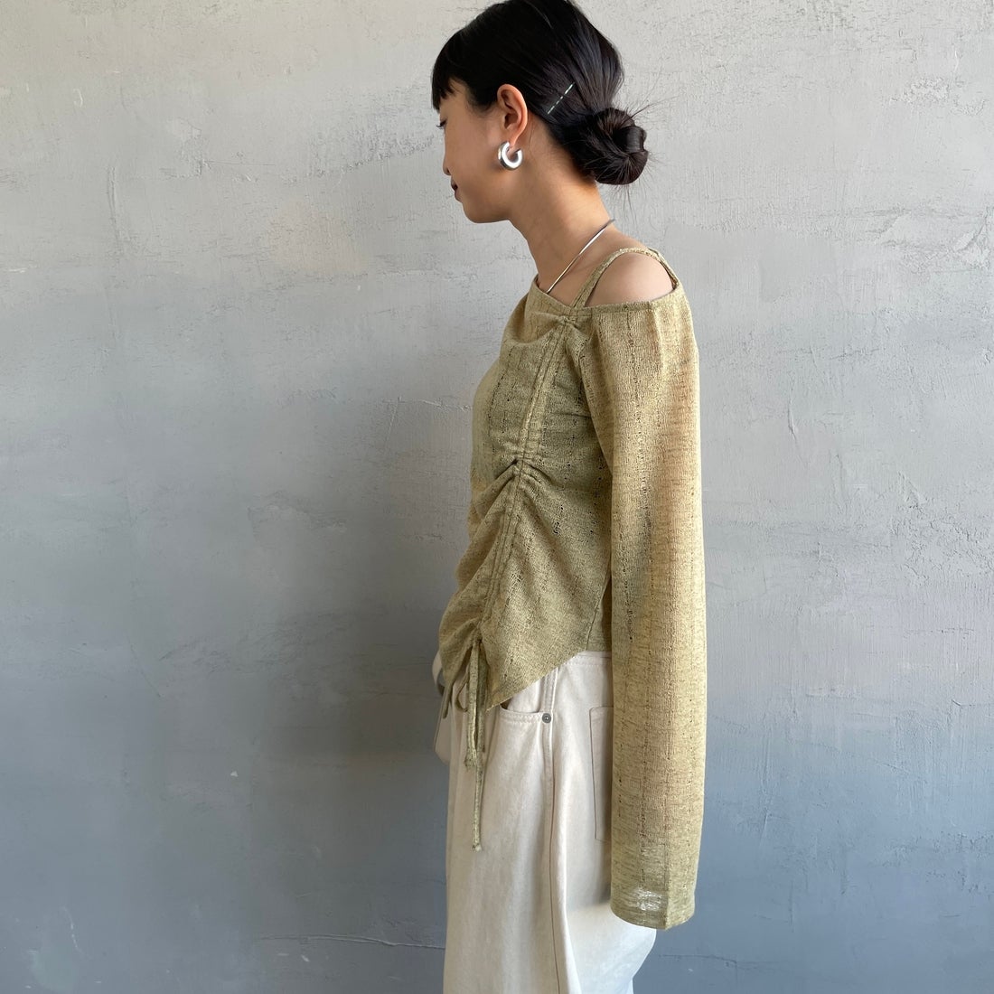 nenom [ネノム] ワンオフショルダー ギャザーリボンTシャツ [NE26312004] 37 MINT &&モデル身長：150cm 着用サイズ：F&&