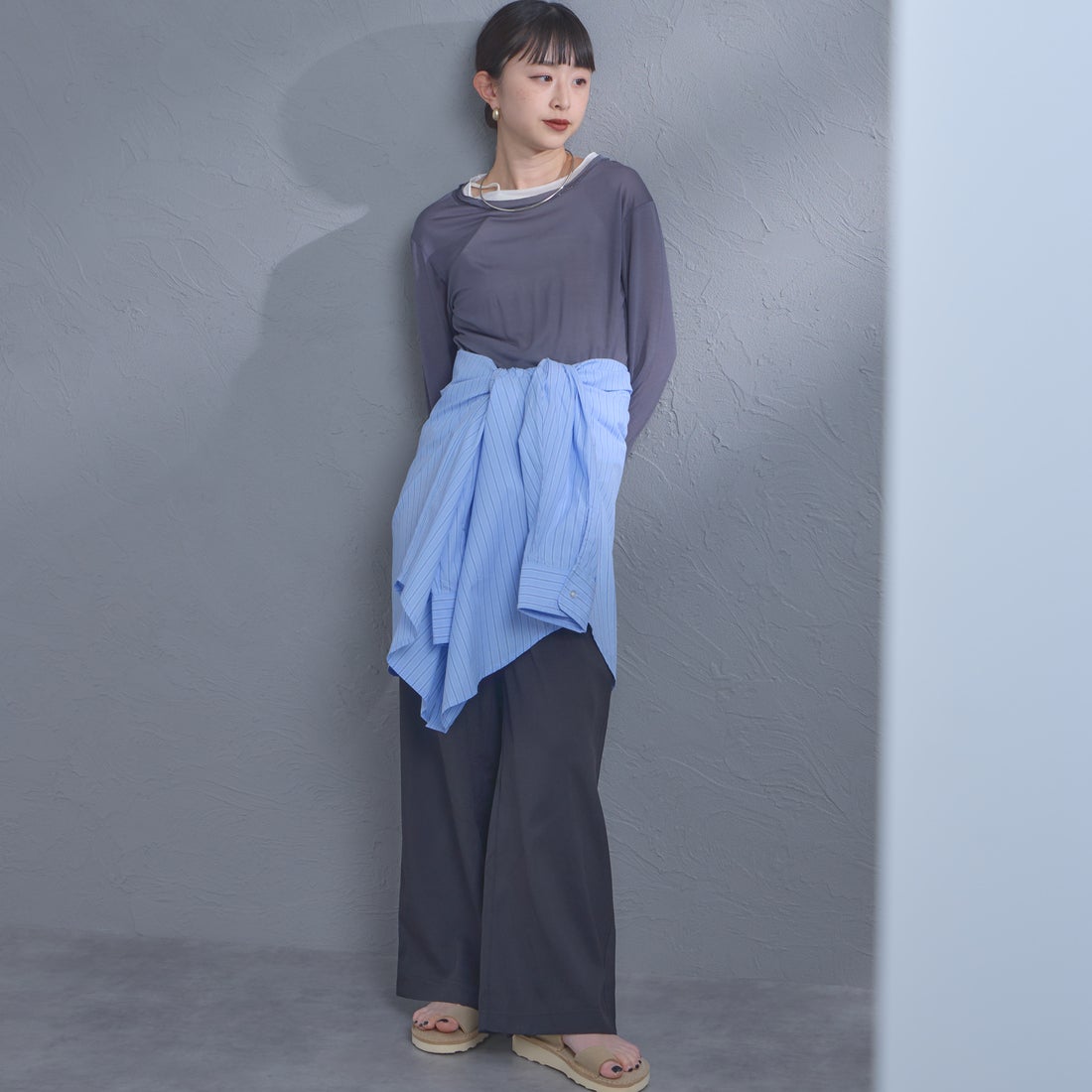 nenom [ネノム] シアーレイヤードロンT [NE26312002] 08 CHR/OFF &&モデル身長：150cm 着用サイズ：F&&