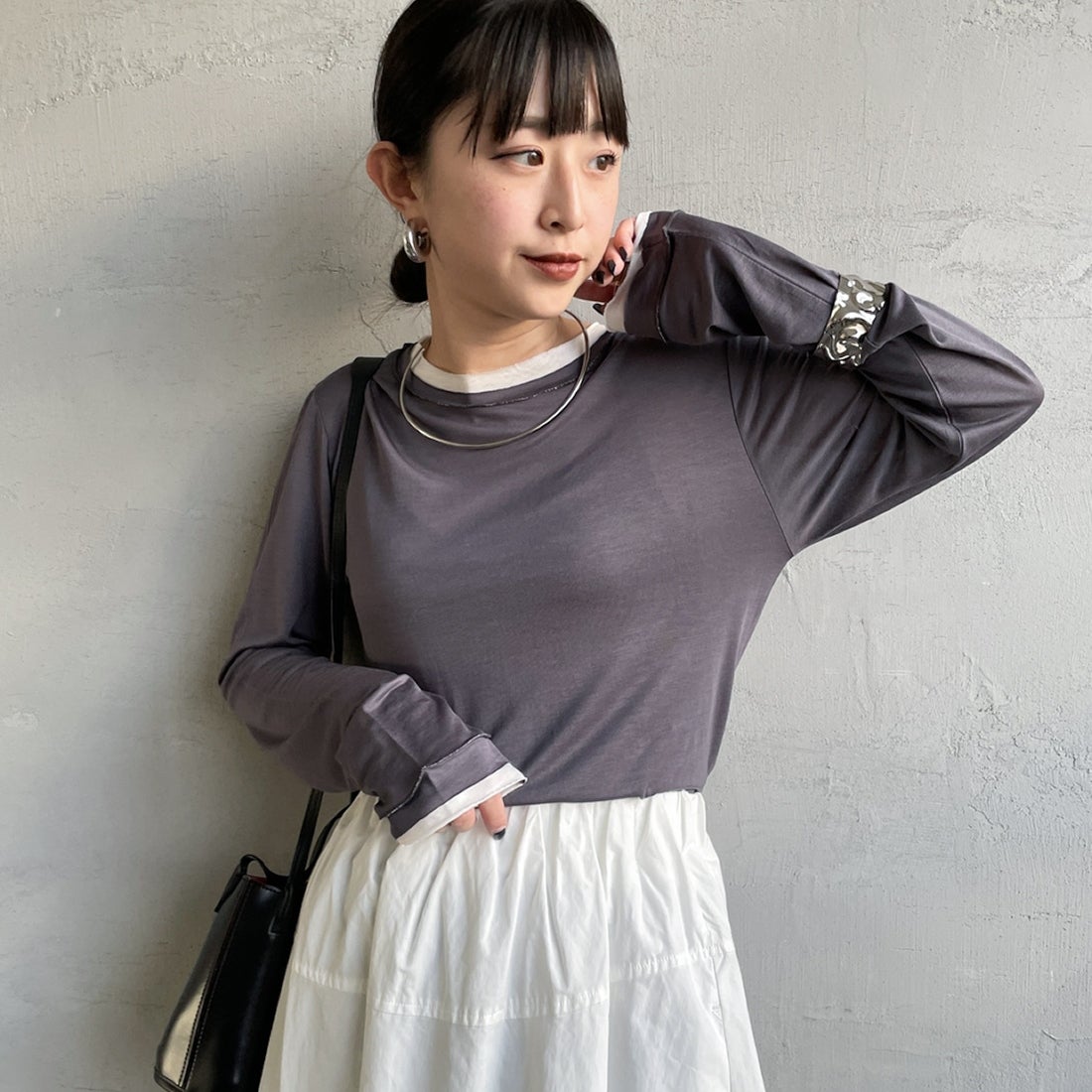 nenom [ネノム] シアーレイヤードロンT [NE26312002] 08 CHR/OFF &&モデル身長：150cm 着用サイズ：F&&