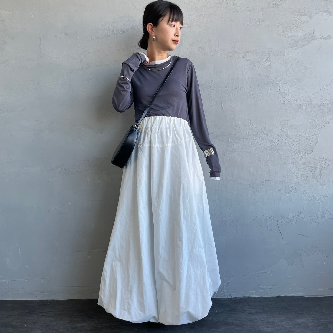 nenom [ネノム] シアーレイヤードロンT [NE26312002] 08 CHR/OFF &&モデル身長：150cm 着用サイズ：F&&