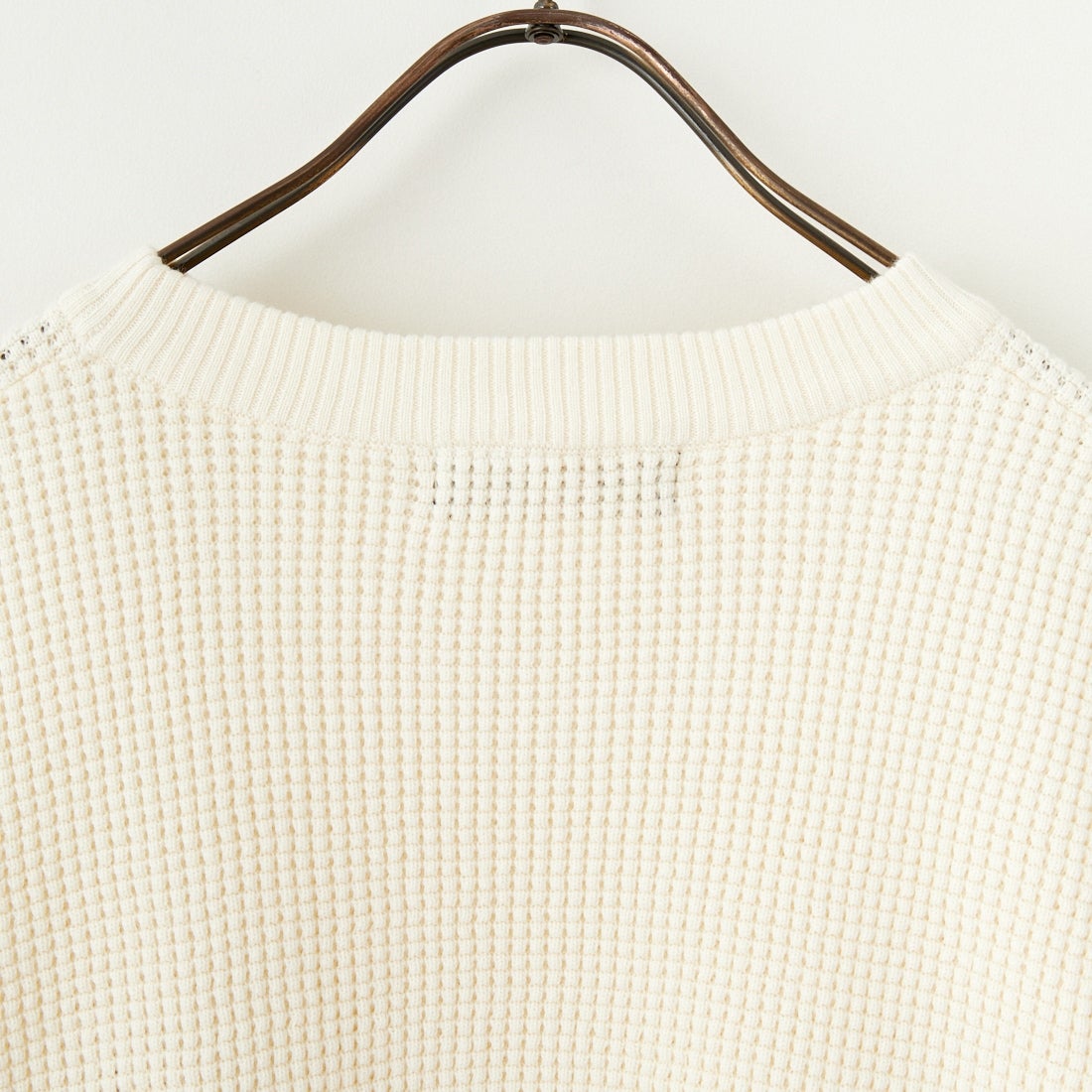 FRED PERRY [フレッドペリー] ワンポイントロゴ刺繍 ワッフルクルーネック コットンニット [K6507] 560 ECRU