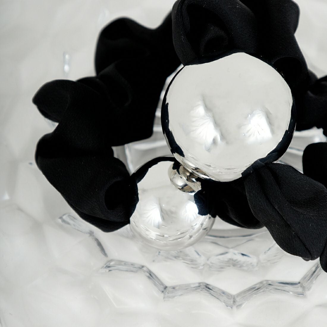 CHIGNON [シニヨン] メタルボールシュシュセット [0053-426-2SH] BK/SILVER