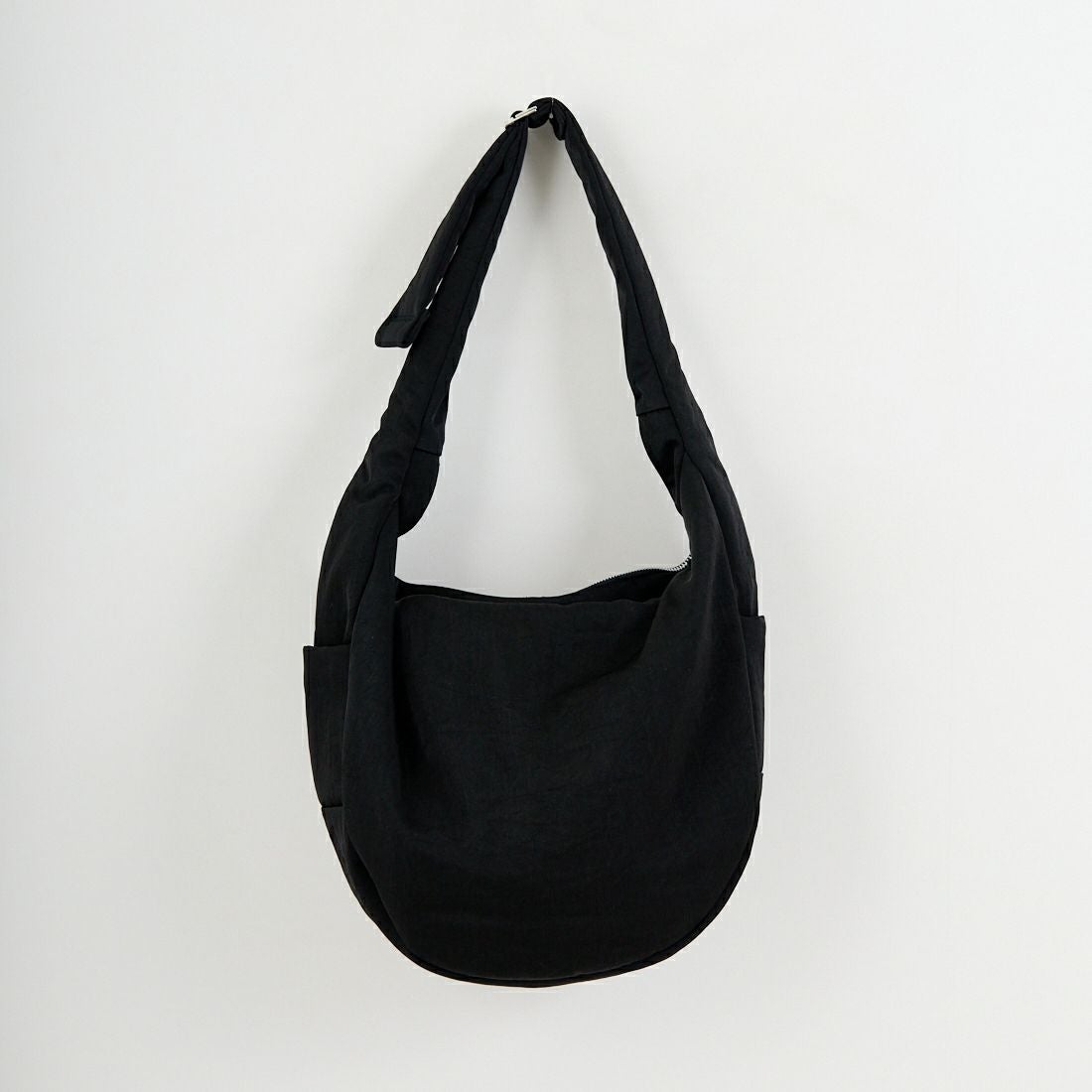 ITTI [イッチ] アニーパファービッグムーンバッグ [ITTI-BAG-120-CB] BLACK