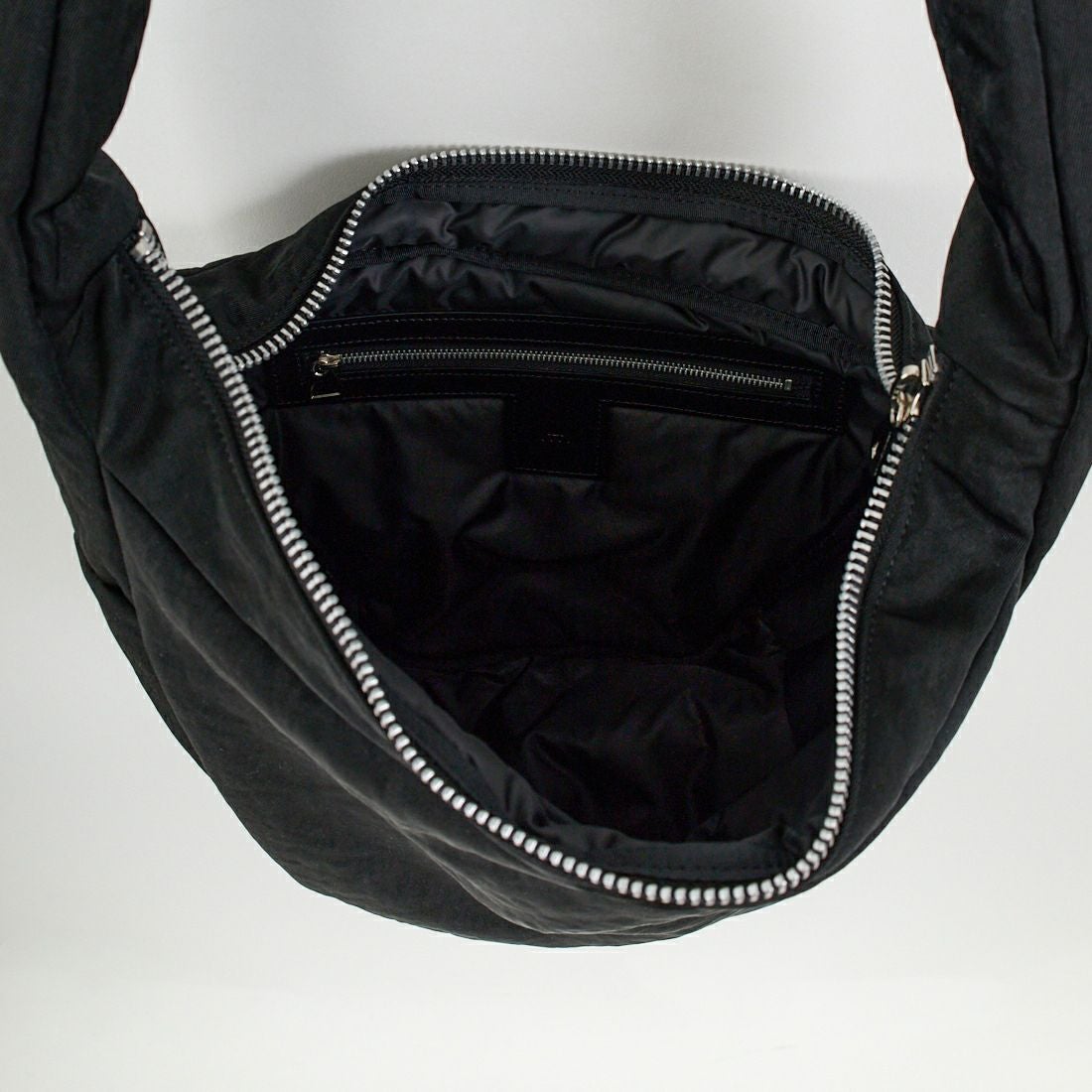 ITTI [イッチ] アニーパファータウンムーンバッグ [ITTI-BAG-121-CB] BLACK