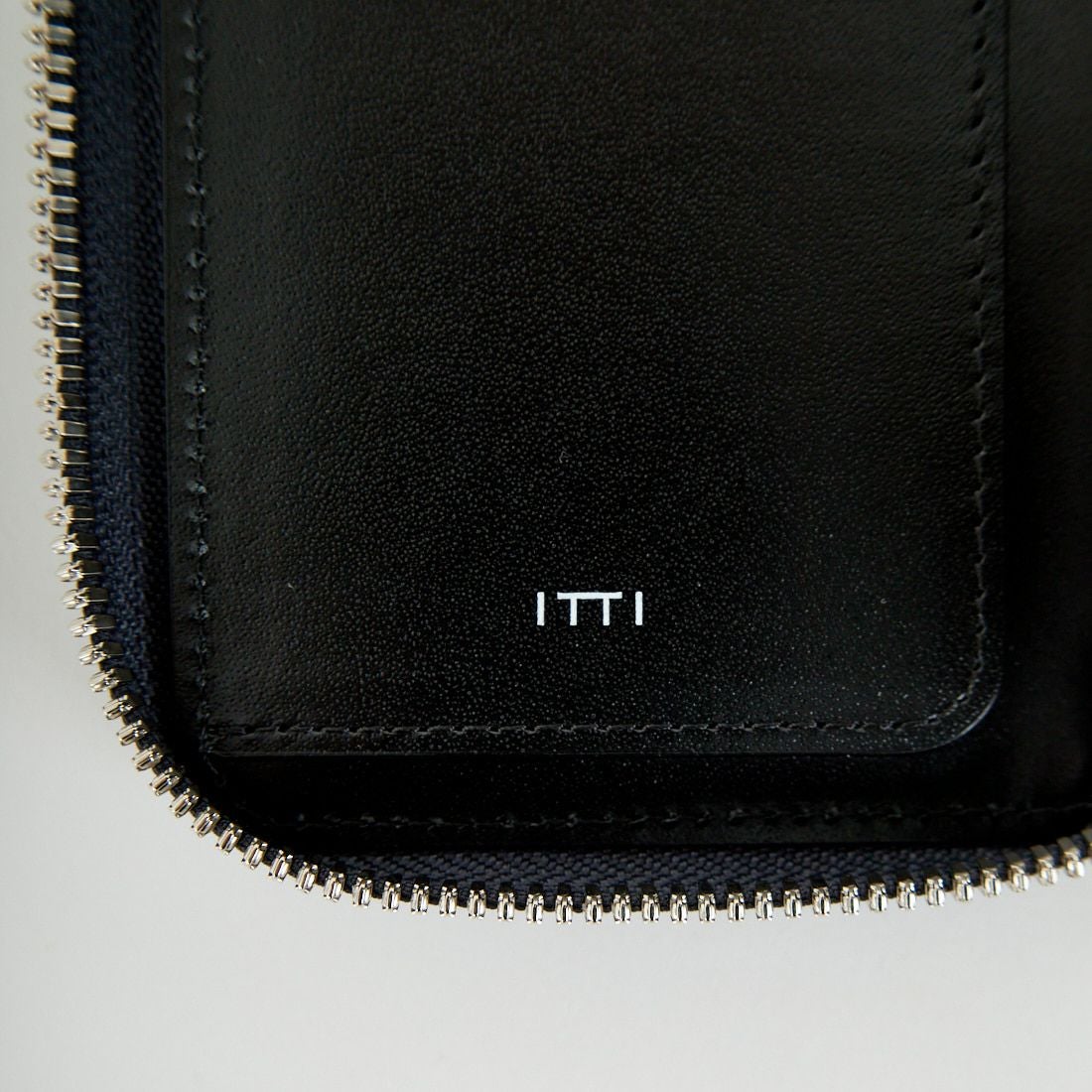 ITTI [イッチ] クリスティベリーコンパクトウォレット [ITTI-WLT-0015-D] BLACK