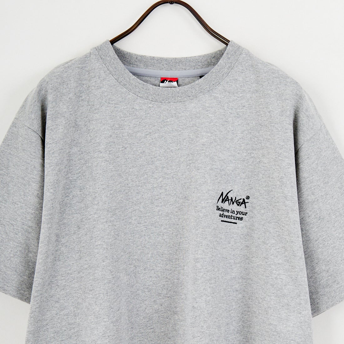 JEANSFACTORY × NANGA [ジーンズファクトリー × ナンガ] 別注 ヒストリーロゴ バックプリントTシャツ [NW26SS-JF2] GRAY