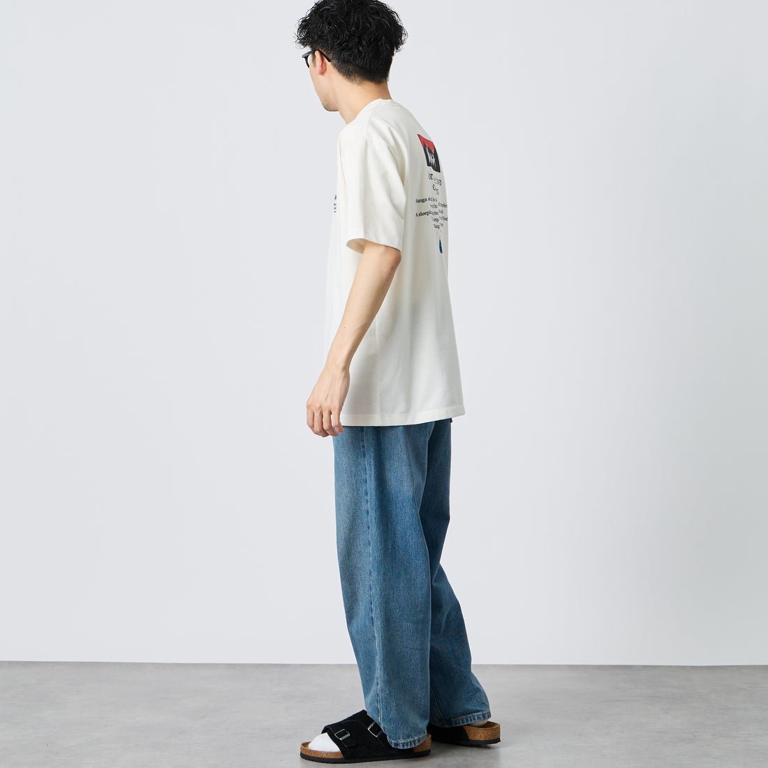 JEANSFACTORY × NANGA [ジーンズファクトリー × ナンガ] 別注 ヒストリーロゴ バックプリントTシャツ [NW26SS-JF2] WHITE &&モデル身長：167cm 着用サイズ：XL&&