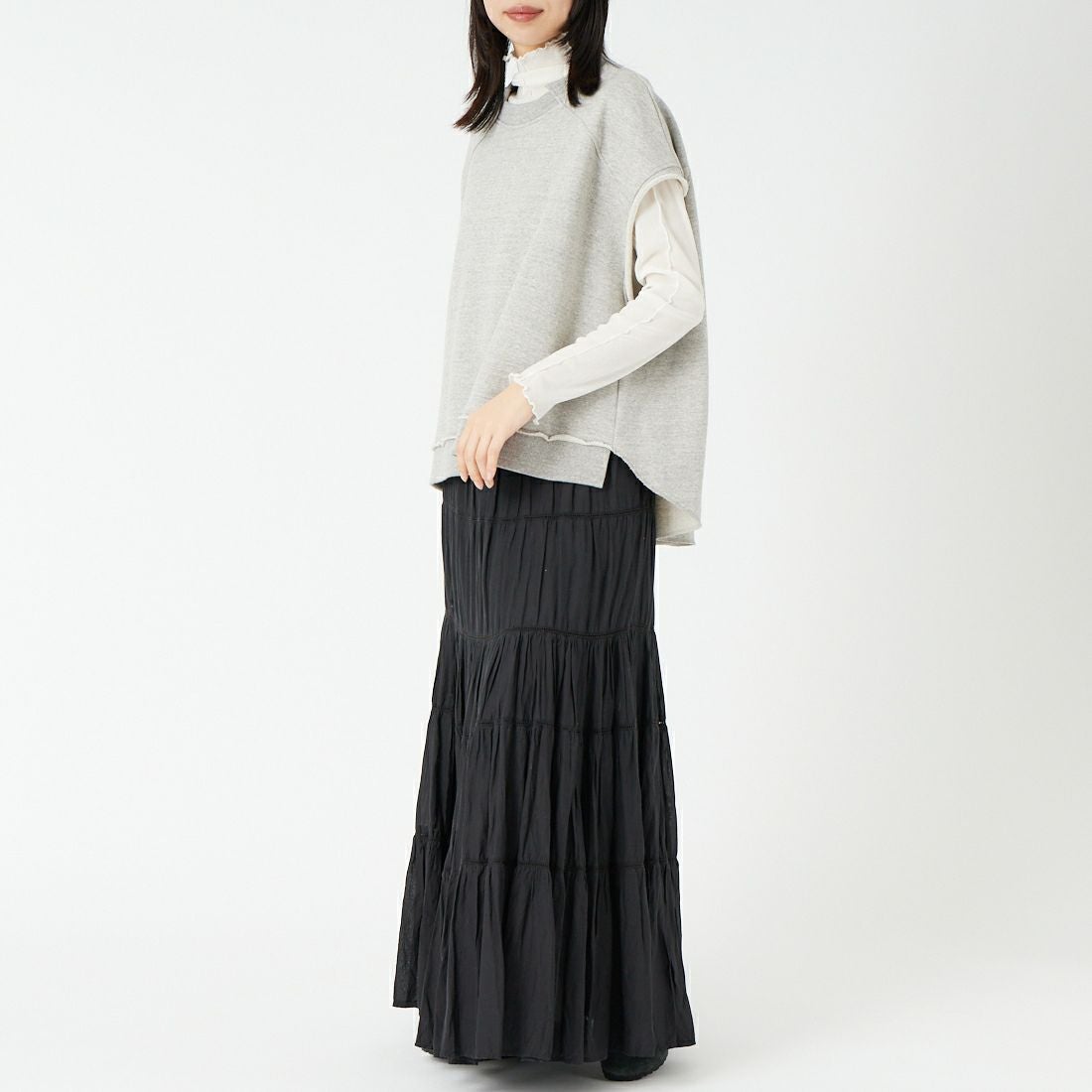 tumugu: [ツムグ] リサイクル度詰め裏毛ベスト [TC25409] 84 GRAY &&モデル身長：162cm 着用サイズ：F&&