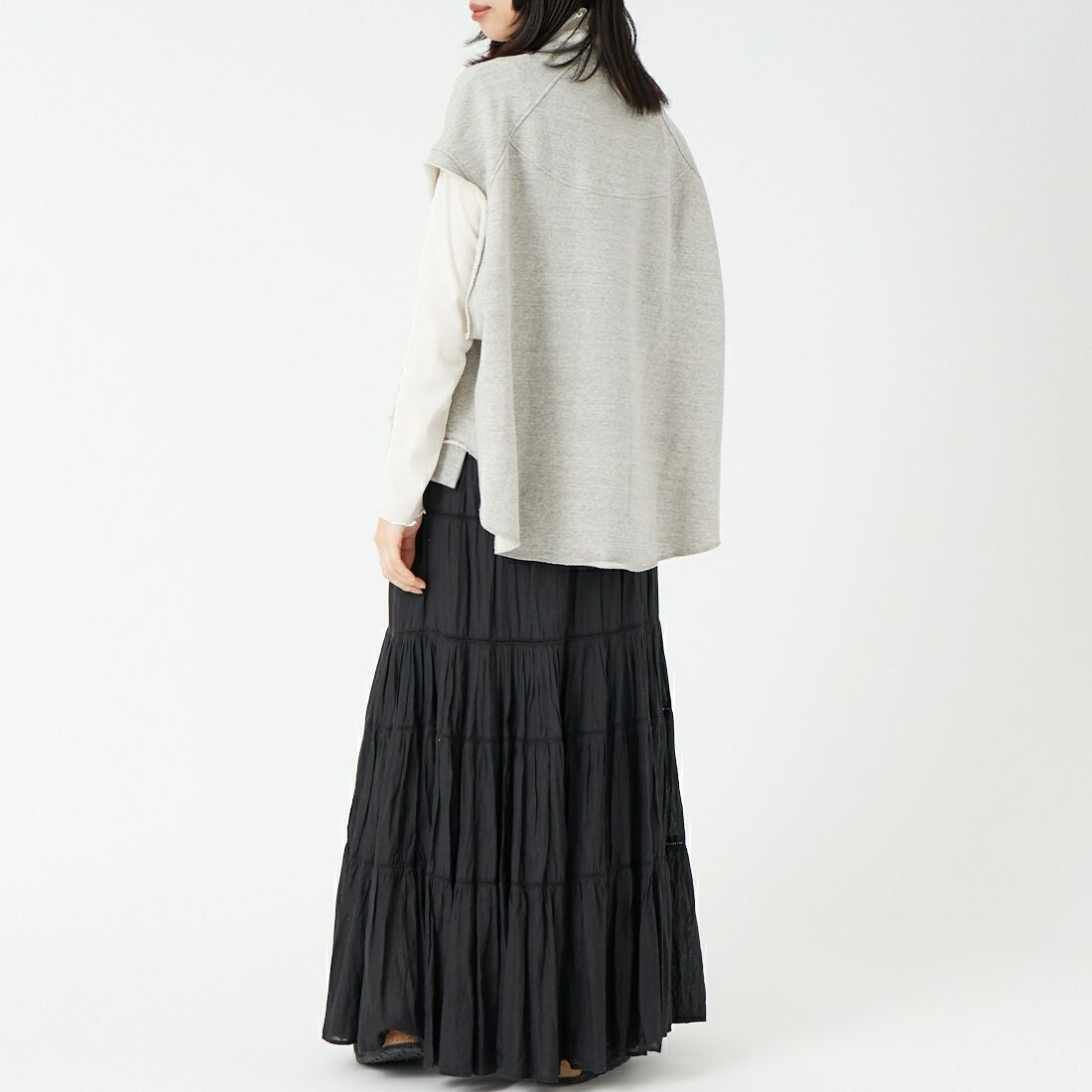 tumugu: [ツムグ] リサイクル度詰め裏毛ベスト [TC25409] 84 GRAY &&モデル身長：162cm 着用サイズ：F&&