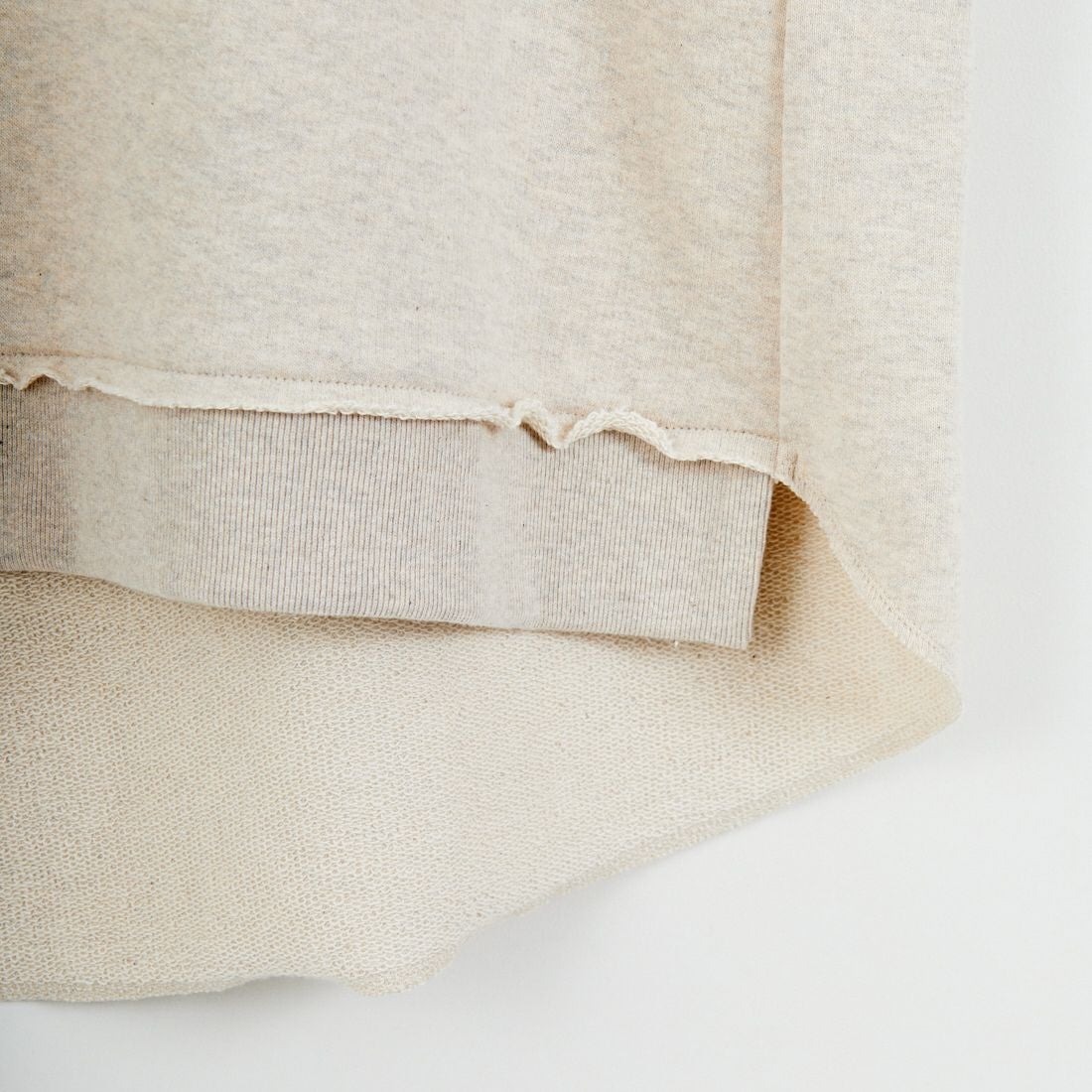 tumugu: [ツムグ] リサイクル度詰め裏毛ベスト [TC25409] 04 IVORY