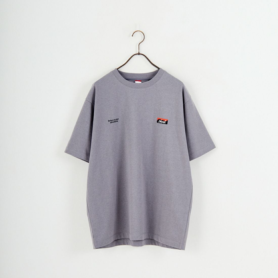JEANSFACTORY × NANGA [ジーンズファクトリー × ナンガ] 別注 ブランドロゴ刺繍 ショートスリーブTシャツ [NW26SS-JF3] CHARCOAL
