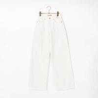 18 WHITE