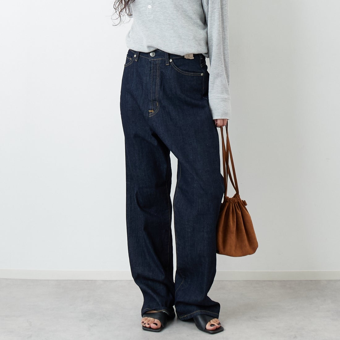 SOMETHING [サムシング] CLAUDIA ヌーボーカーブデニムパンツ [STG19] 00 O.W &&モデル身長：162cm 着用サイズ：S&&