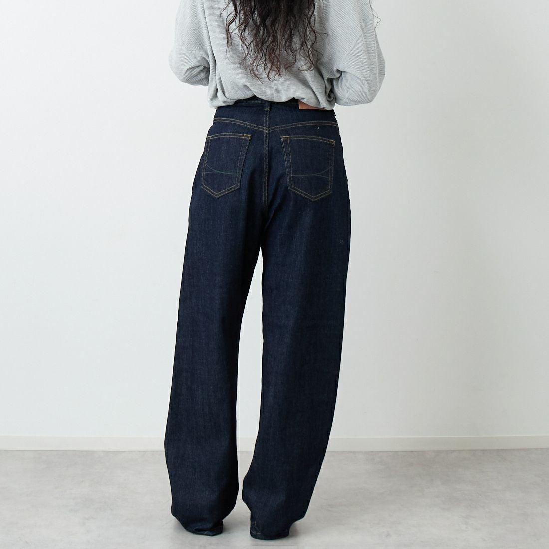 SOMETHING [サムシング] CLAUDIA ヌーボーカーブデニムパンツ [STG19] 00 O.W &&モデル身長：162cm 着用サイズ：S&&