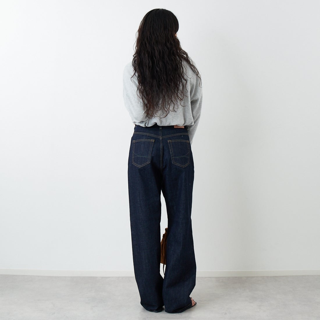SOMETHING [サムシング] CLAUDIA ヌーボーカーブデニムパンツ [STG19] 00 O.W &&モデル身長：162cm 着用サイズ：S&&