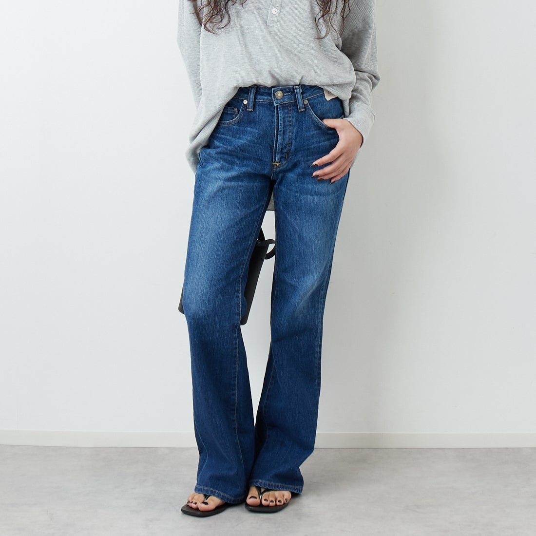 SOMETHING [サムシング] LISA NOUVEAU FLARE/フレアデニムパンツ [STG11] 36 M.DARK &&モデル身長：162cm 着用サイズ：28&&