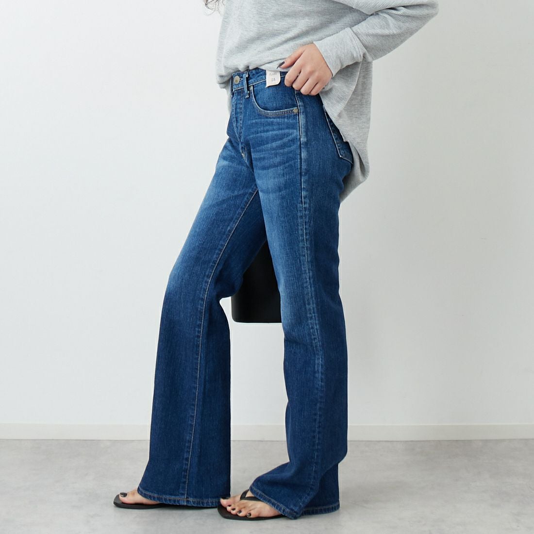 SOMETHING [サムシング] LISA NOUVEAU FLARE/フレアデニムパンツ [STG11] 36 M.DARK &&モデル身長：162cm 着用サイズ：28&&