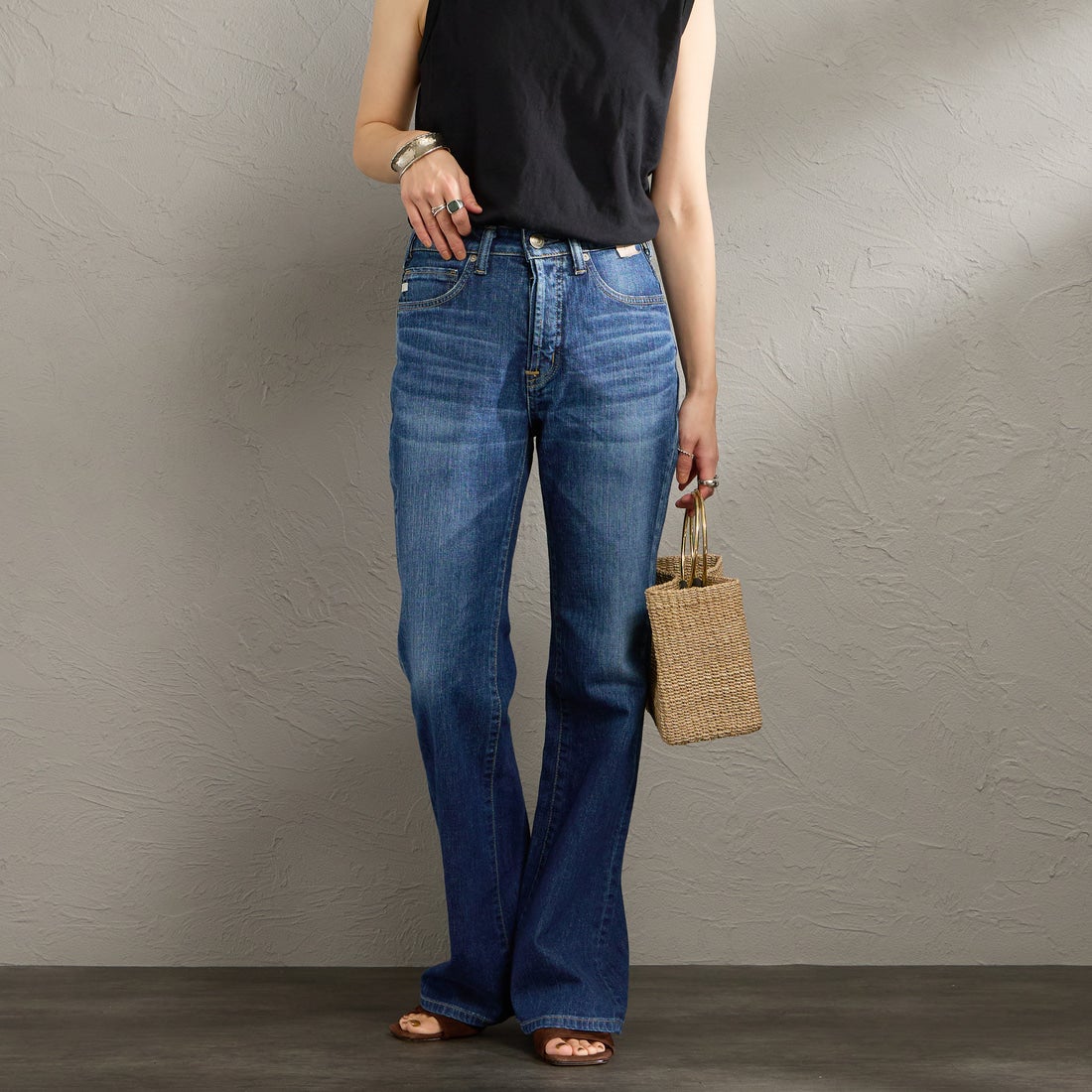 SOMETHING [サムシング] LISA NOUVEAU FLARE/フレアデニムパンツ [STG11] 36 M.DARK &&モデル身長：158cm 着用サイズ：27&&