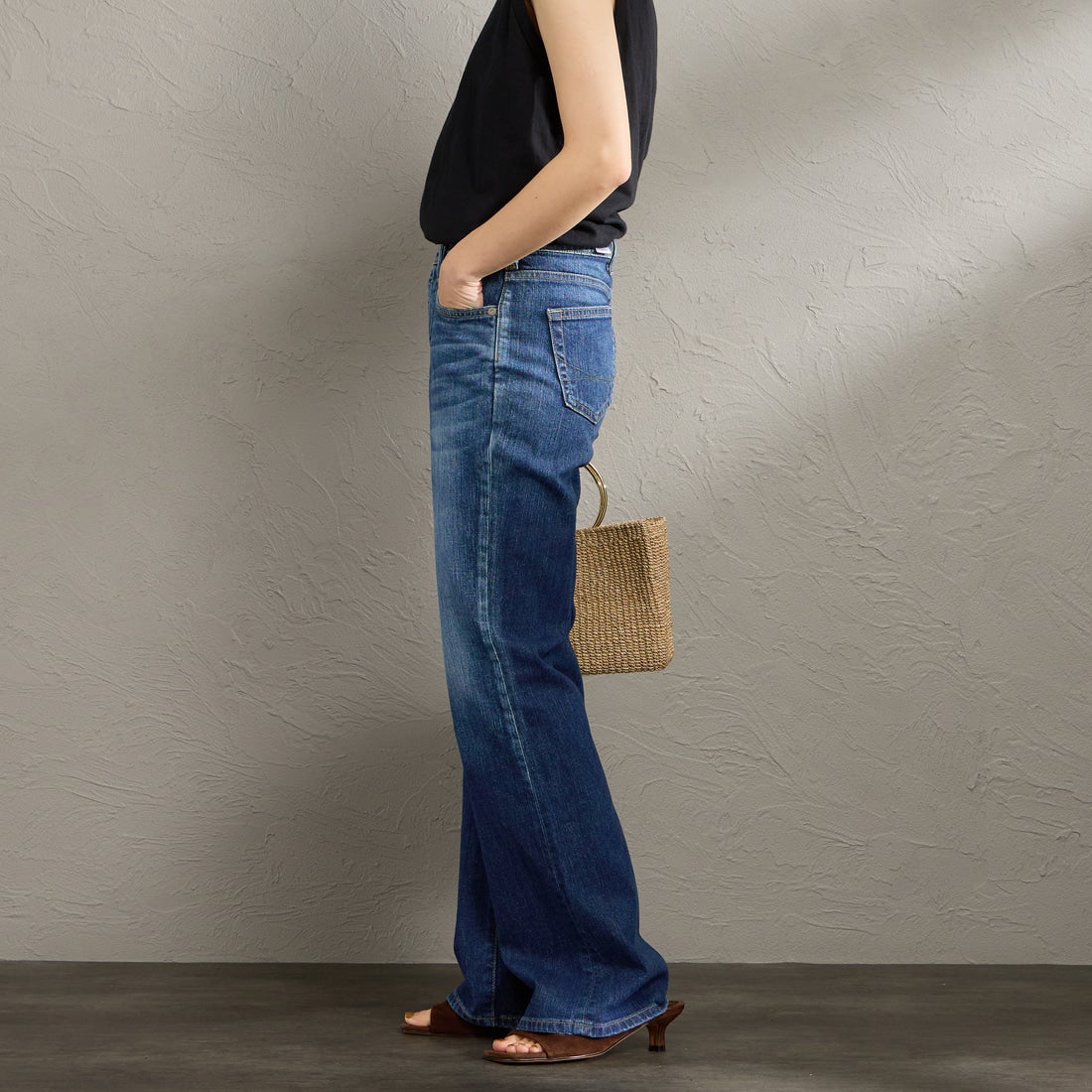 SOMETHING [サムシング] LISA NOUVEAU FLARE/フレアデニムパンツ [STG11] 36 M.DARK &&モデル身長：158cm 着用サイズ：27&&