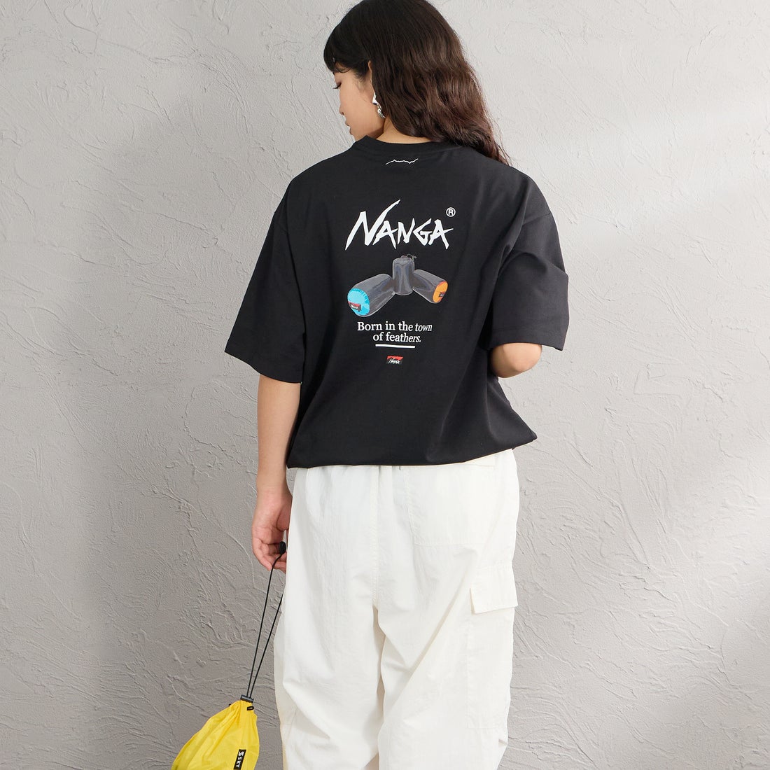 JEANSFACTORY × NANGA [ジーンズファクトリー × ナンガ] 別注 ルーズフィット NEBUKUROバックプリント ドローコードTシャツ [NW26SS-JF8] BLACK &&モデル身長：162cm 着用サイズ：S&&