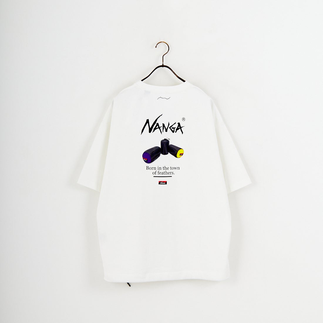 JEANSFACTORY × NANGA [ジーンズファクトリー × ナンガ] 別注 ルーズフィット NEBUKUROバックプリント ドローコードTシャツ [NW26SS-JF8] WHITE