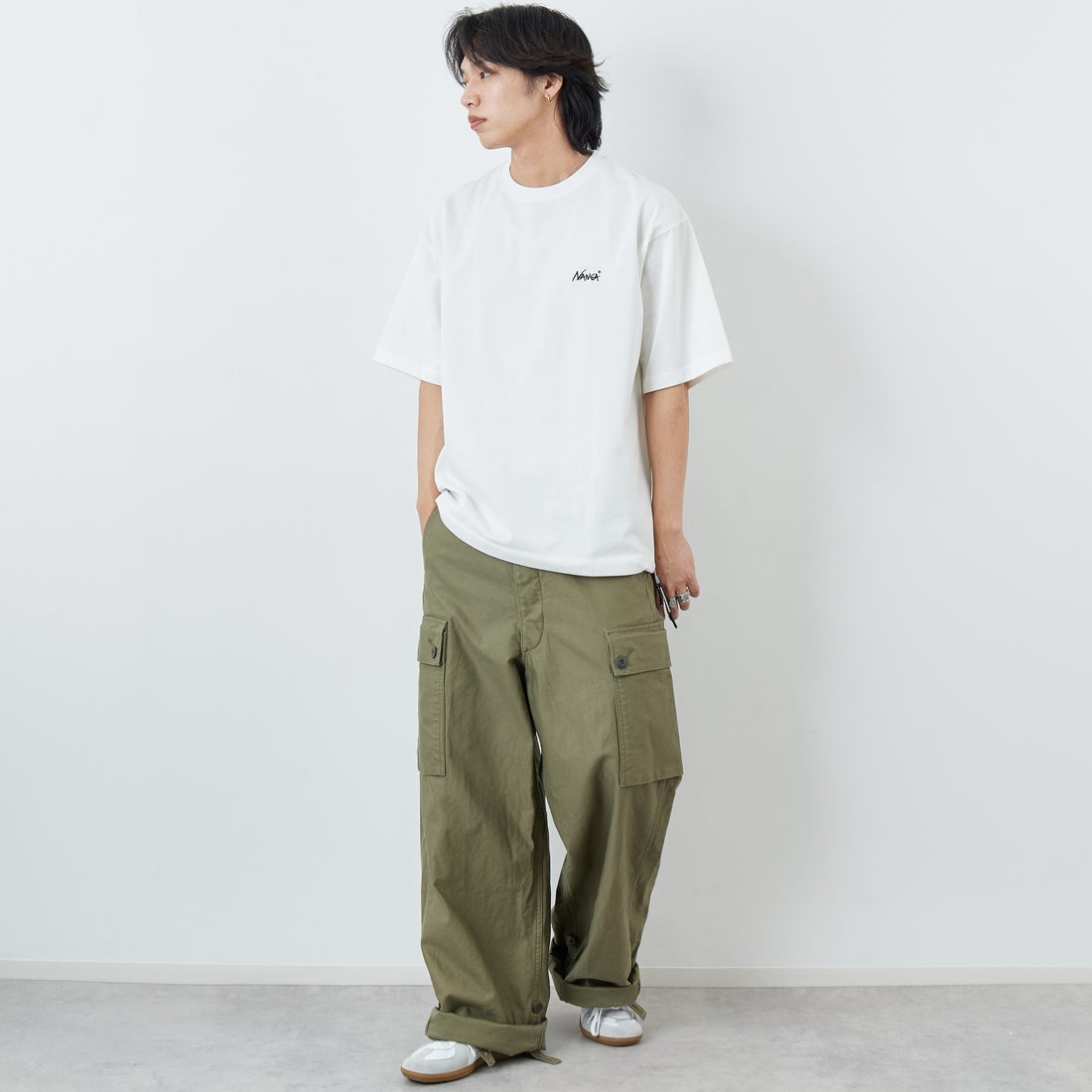JEANSFACTORY × NANGA [ジーンズファクトリー × ナンガ] 別注 ルーズフィット NEBUKUROバックプリント ドローコードTシャツ [NW26SS-JF8] WHITE &&モデル身長：179cm 着用サイズ：L&&