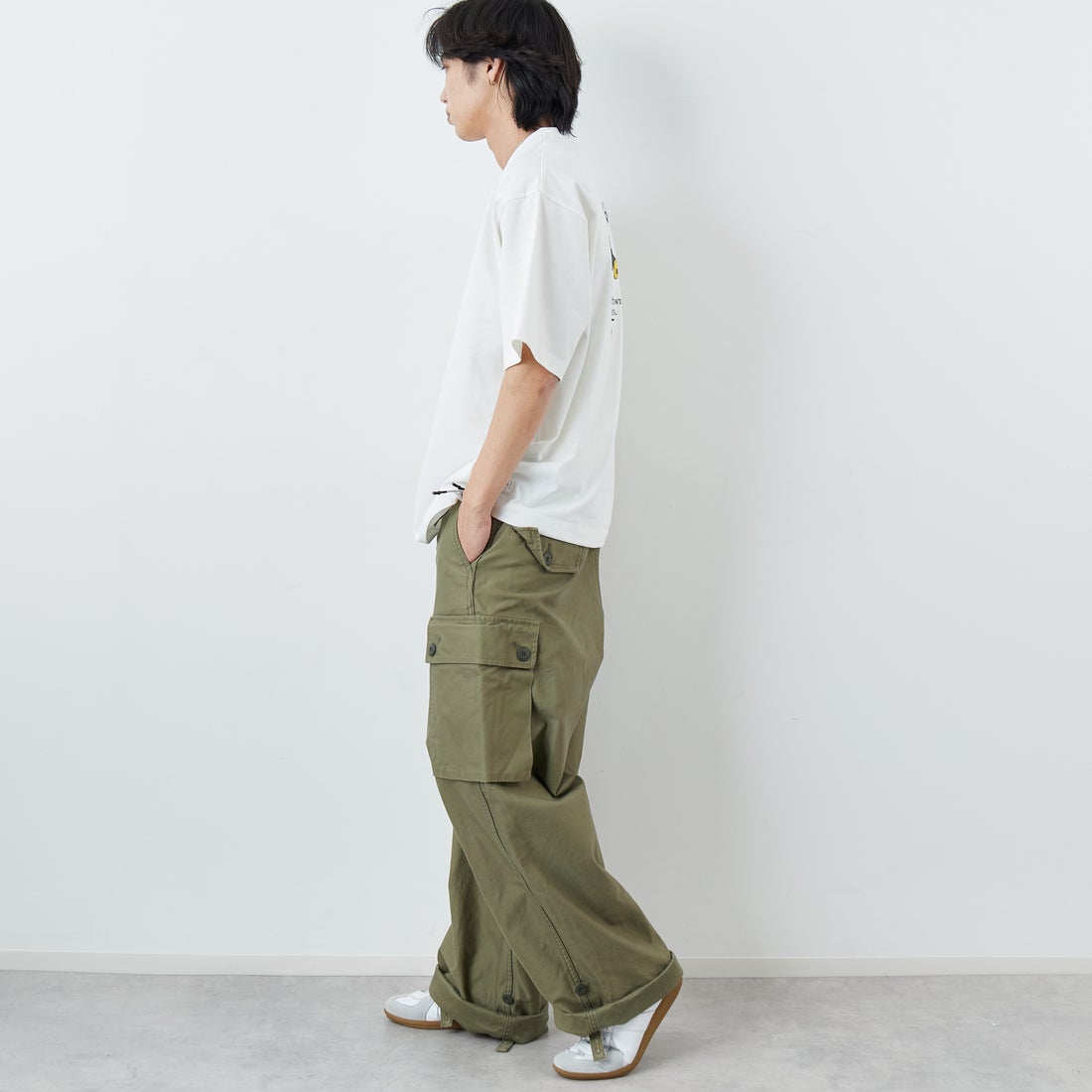 JEANSFACTORY × NANGA [ジーンズファクトリー × ナンガ] 別注 ルーズフィット NEBUKUROバックプリント ドローコードTシャツ [NW26SS-JF8] WHITE &&モデル身長：179cm 着用サイズ：L&&