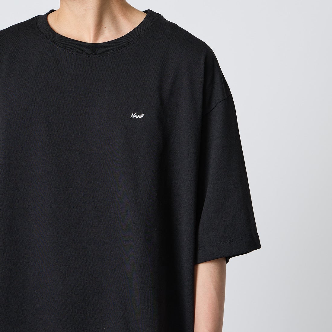JEANSFACTORY × NANGA [ジーンズファクトリー × ナンガ] 別注 ルーズフィット メッシュ切替え ドローコードTシャツ [NW26SS-JF7] BLACK &&モデル身長：177cm 着用サイズ：XL&&