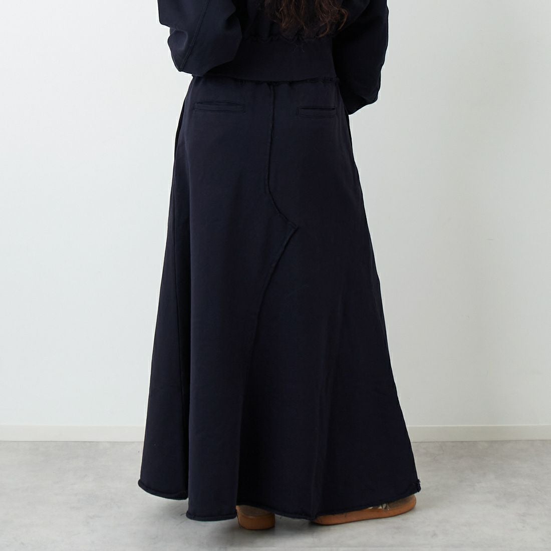 emmi [エミ] スウェットマキシスカート [13WCS261034] DNVY &&モデル身長：162cm 着用サイズ：0&&